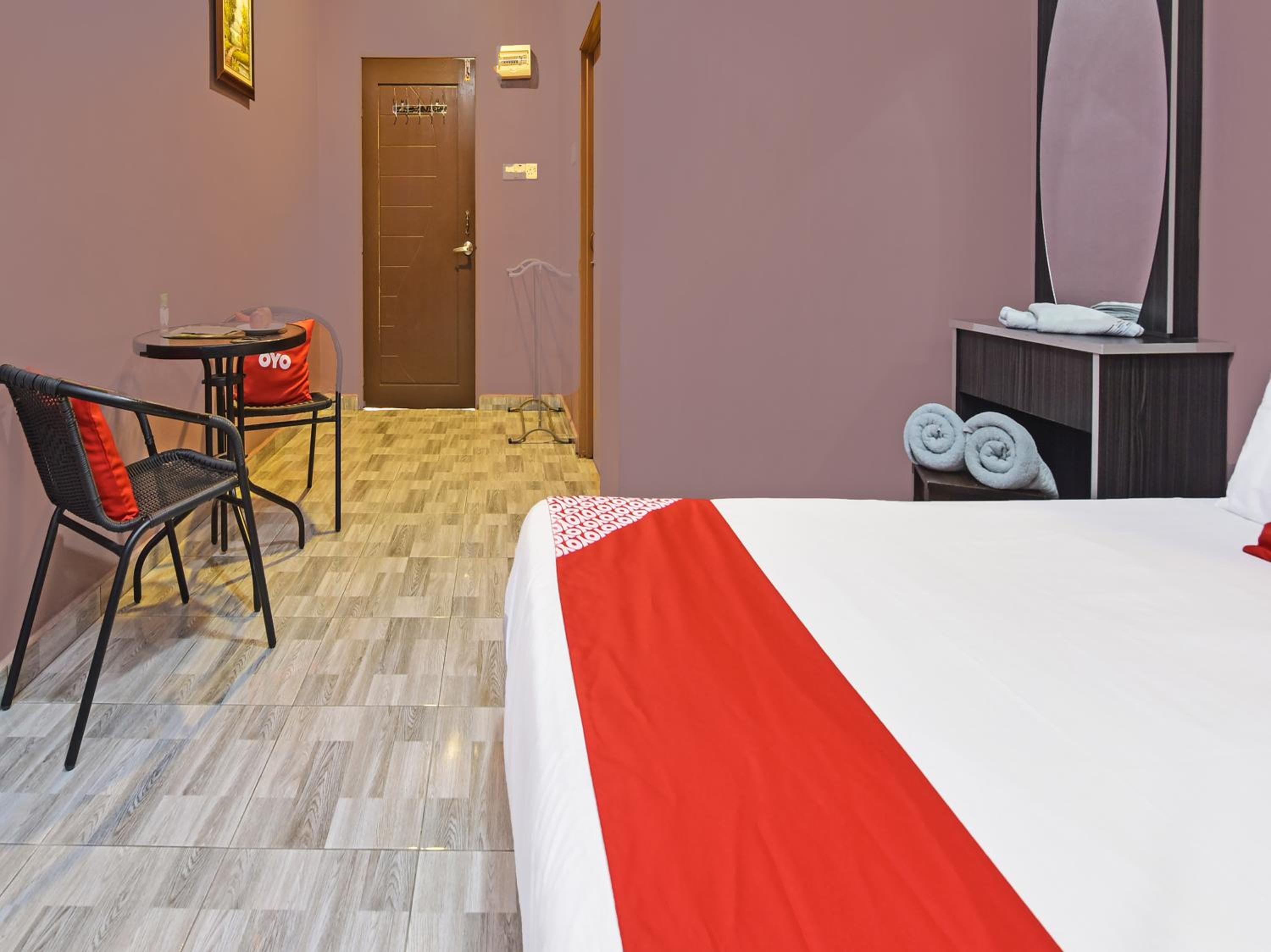 OYO Home 90348 Inspire Rooms photo 3