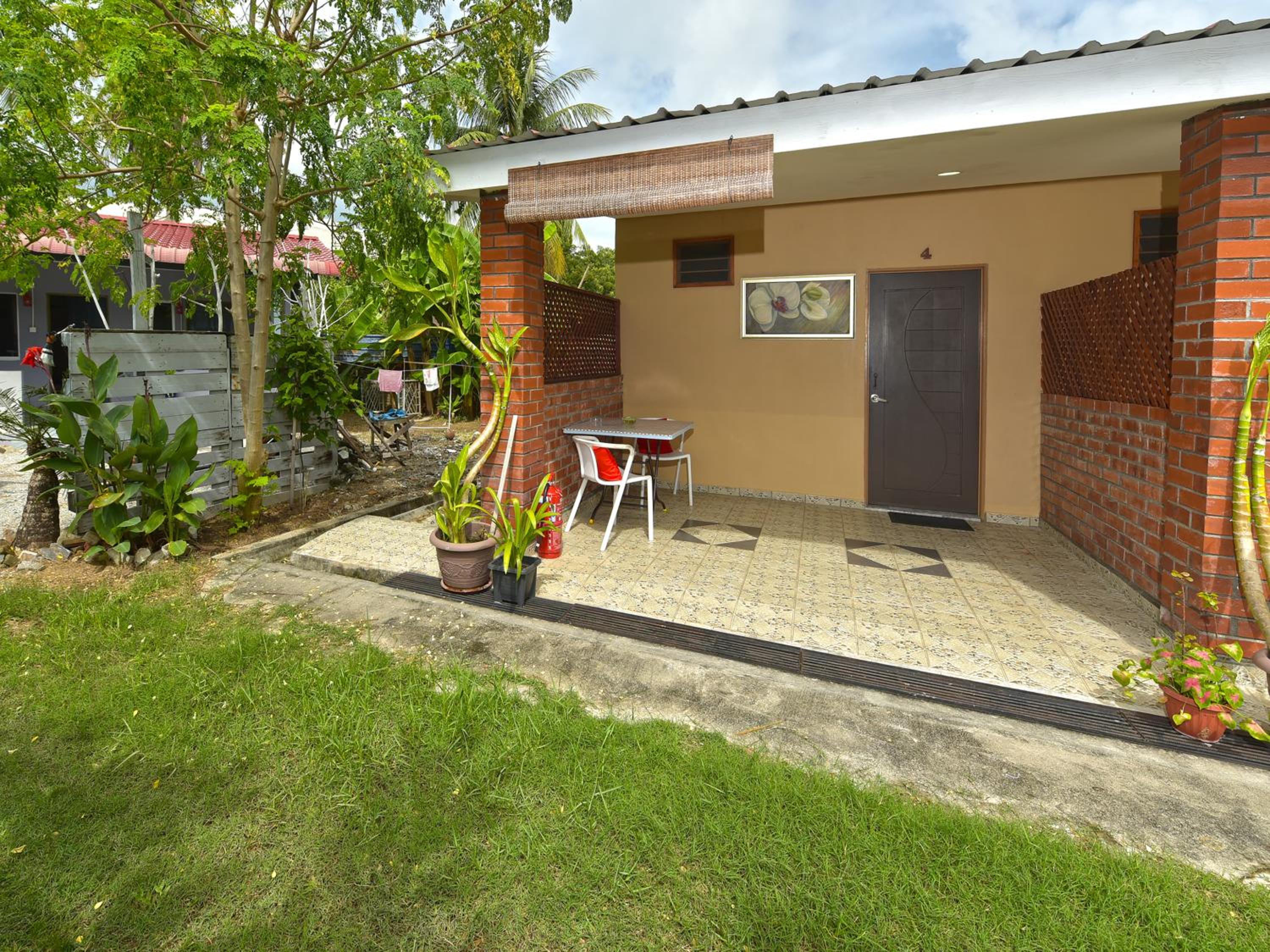 OYO Home 90348 Inspire Rooms photo 8