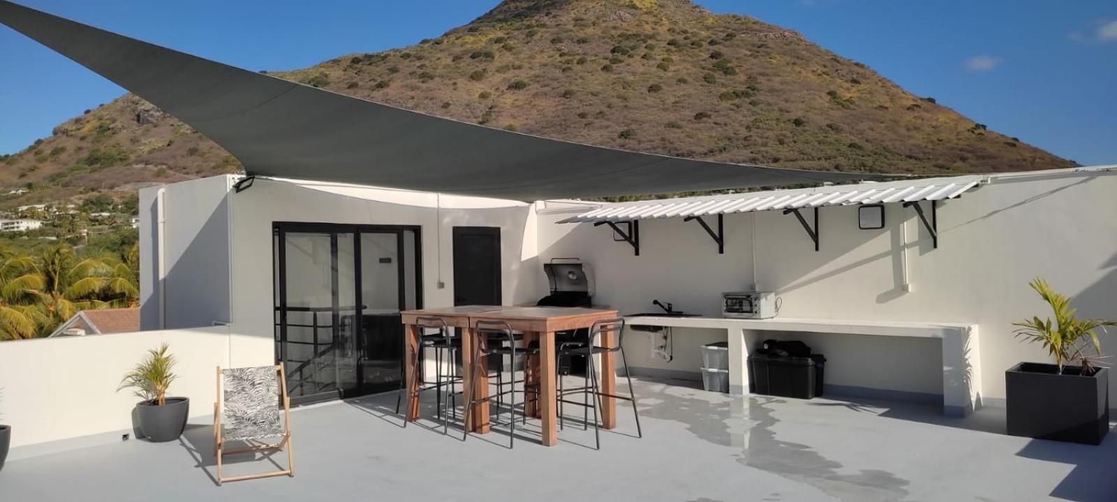 Superbe appartement avec vue mer et montagnes.