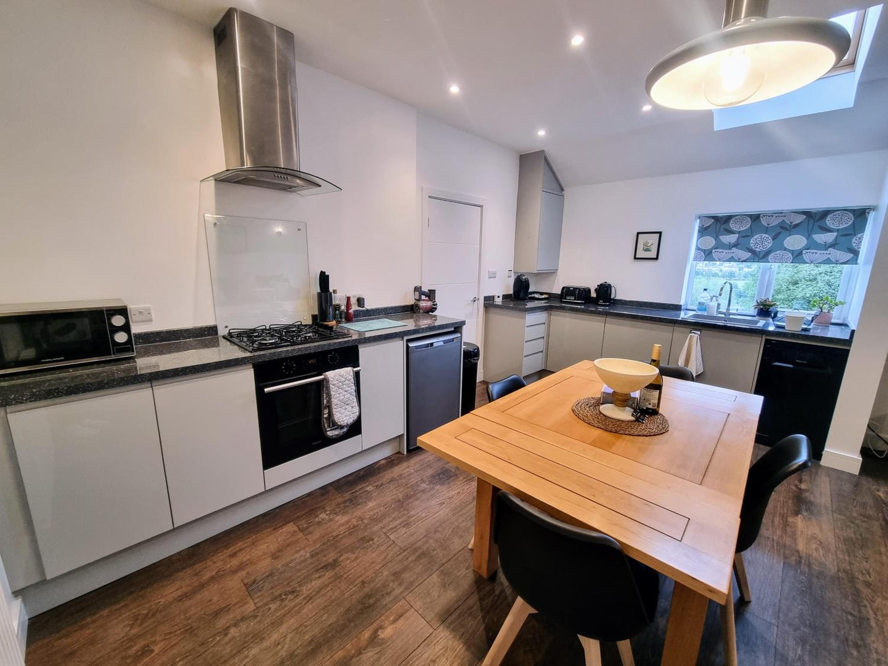No.1 Bloom Apartments, Bath view 4