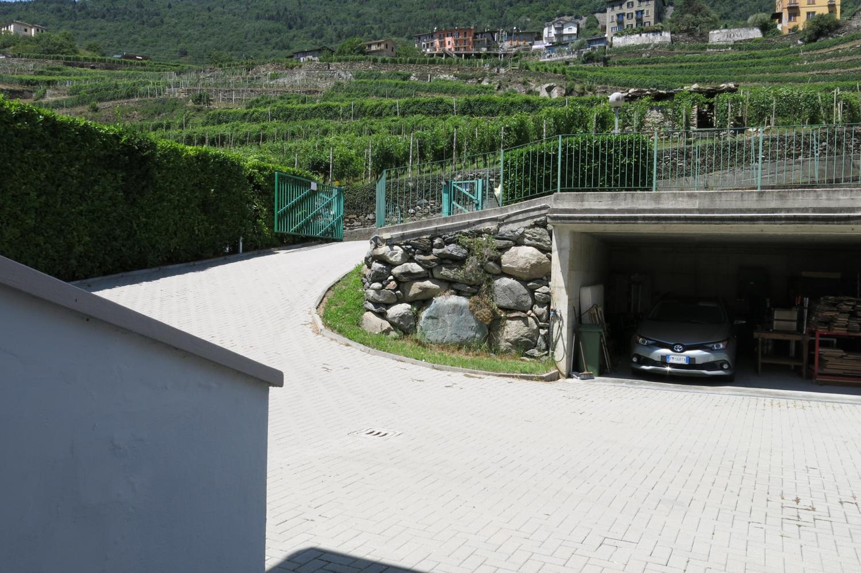 Photo 10