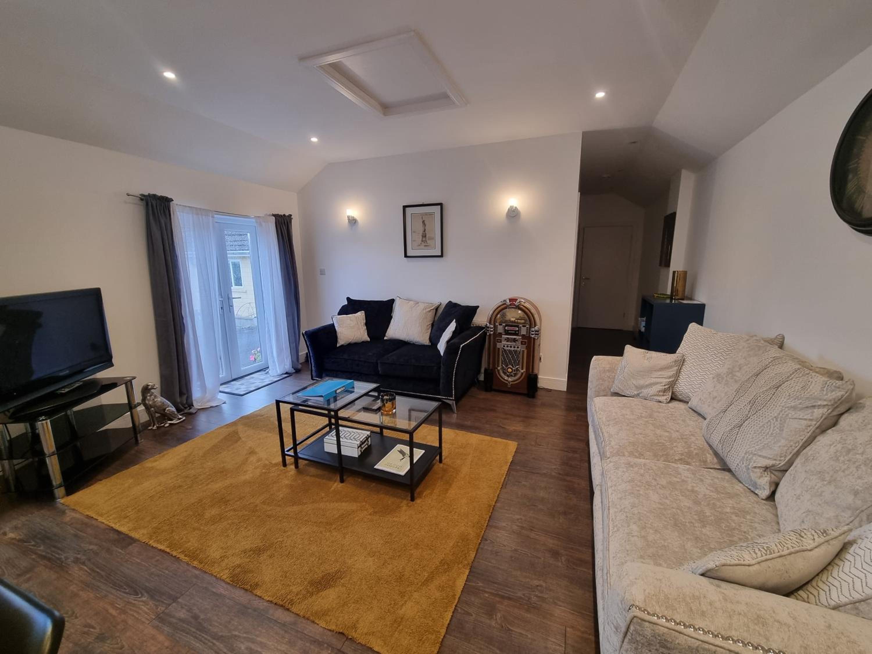 No.1 Bloom Apartments, Bath view 2