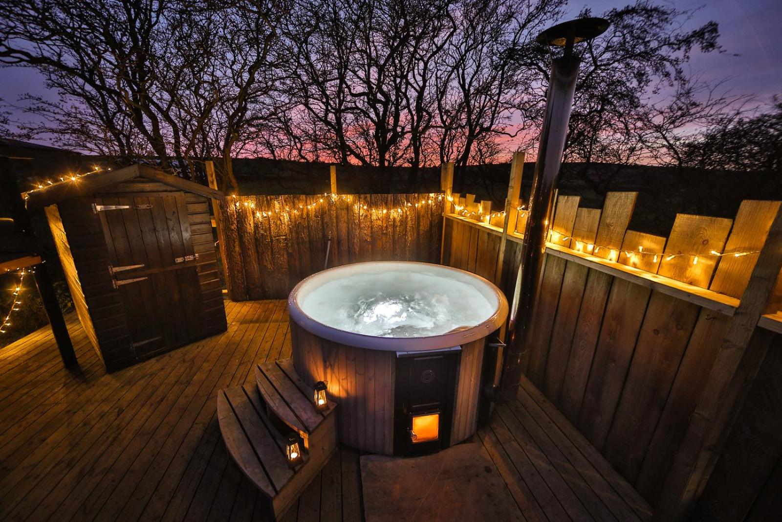 Hotel Secret Cloud House Holidays Luxury Yurts with Hot Tubs