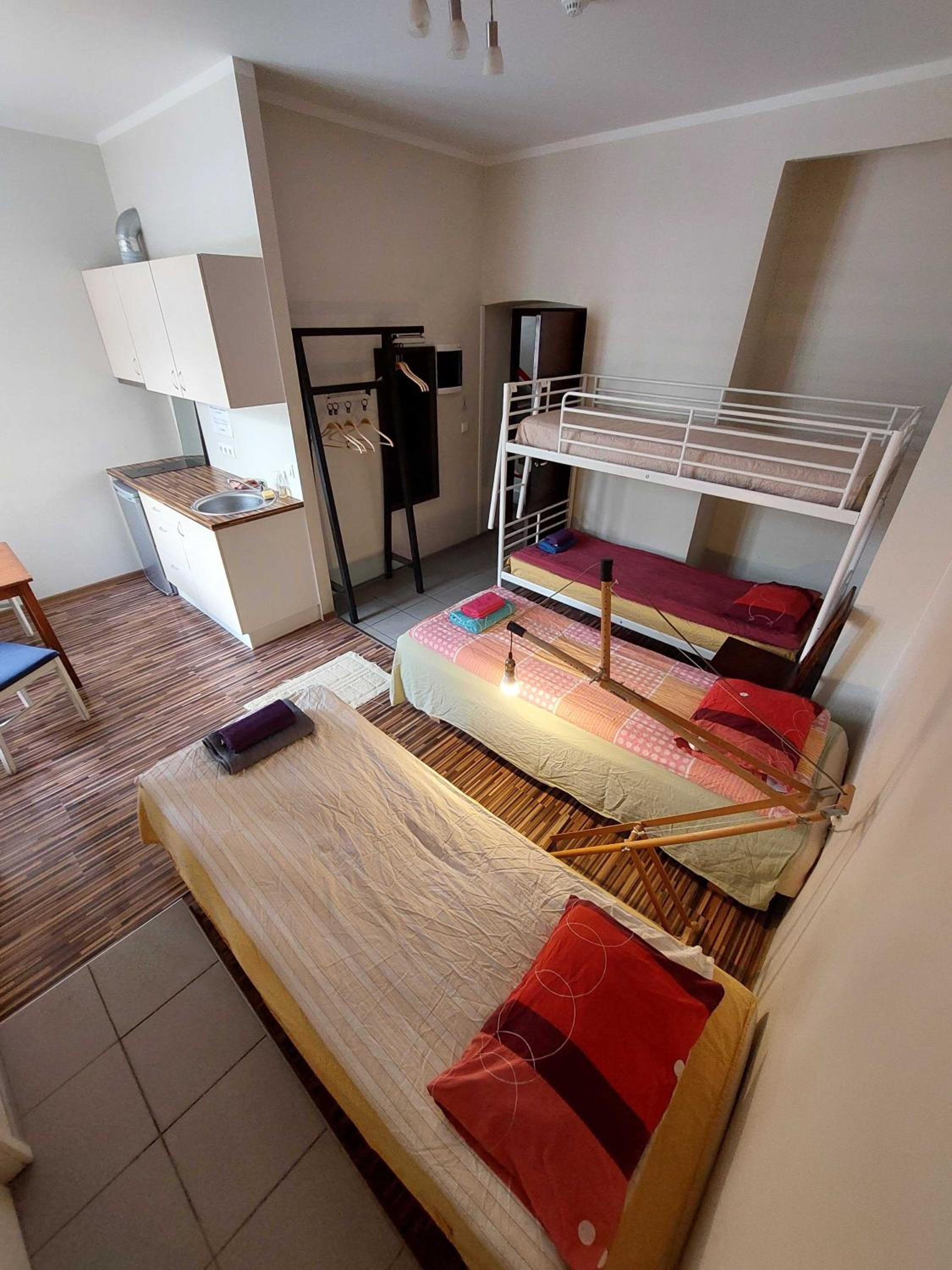 Looming Hostel