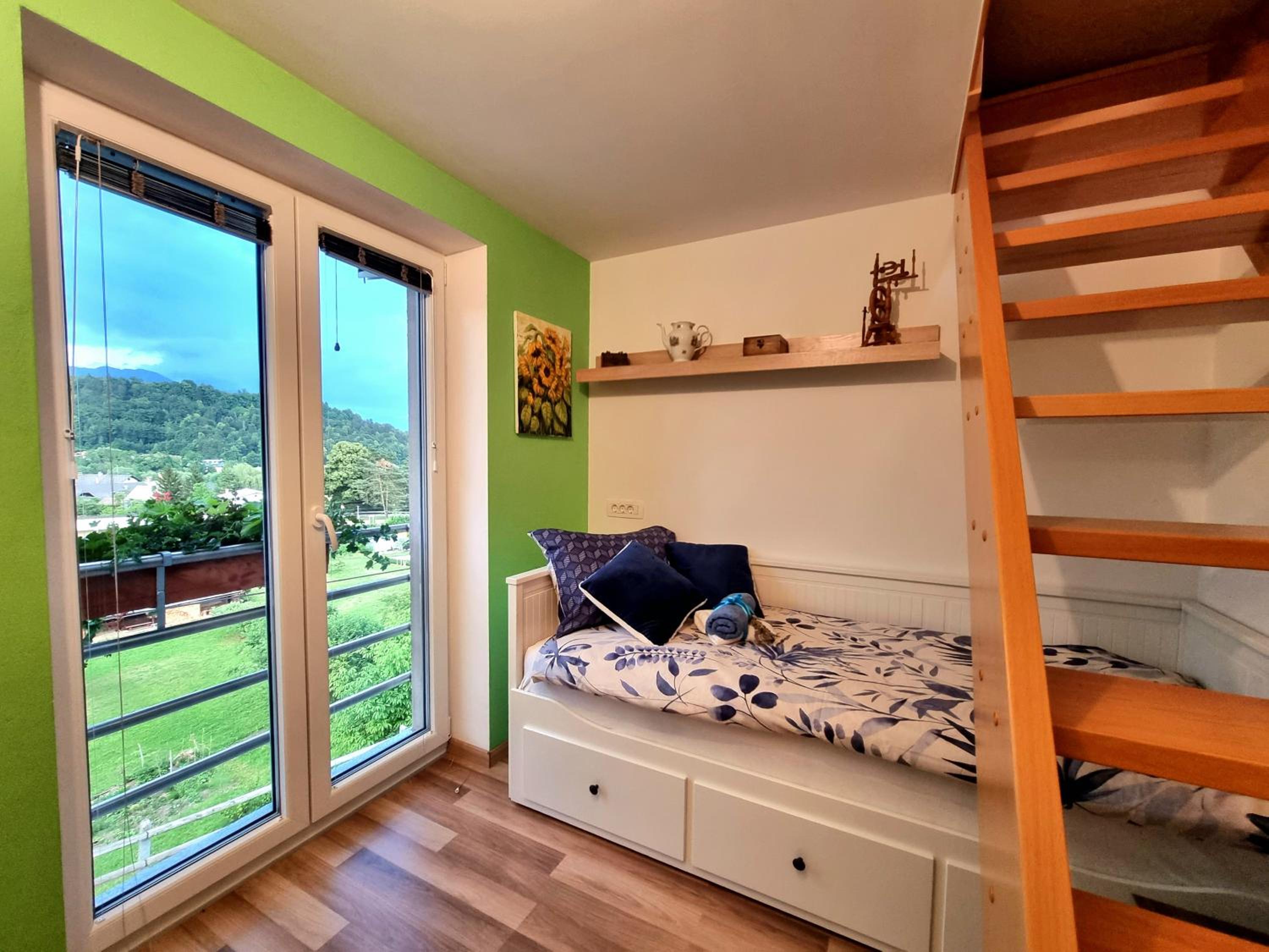 GARTNAR HOME -Hiška s pridihom domačnosti in pogledom na hribe. view 2