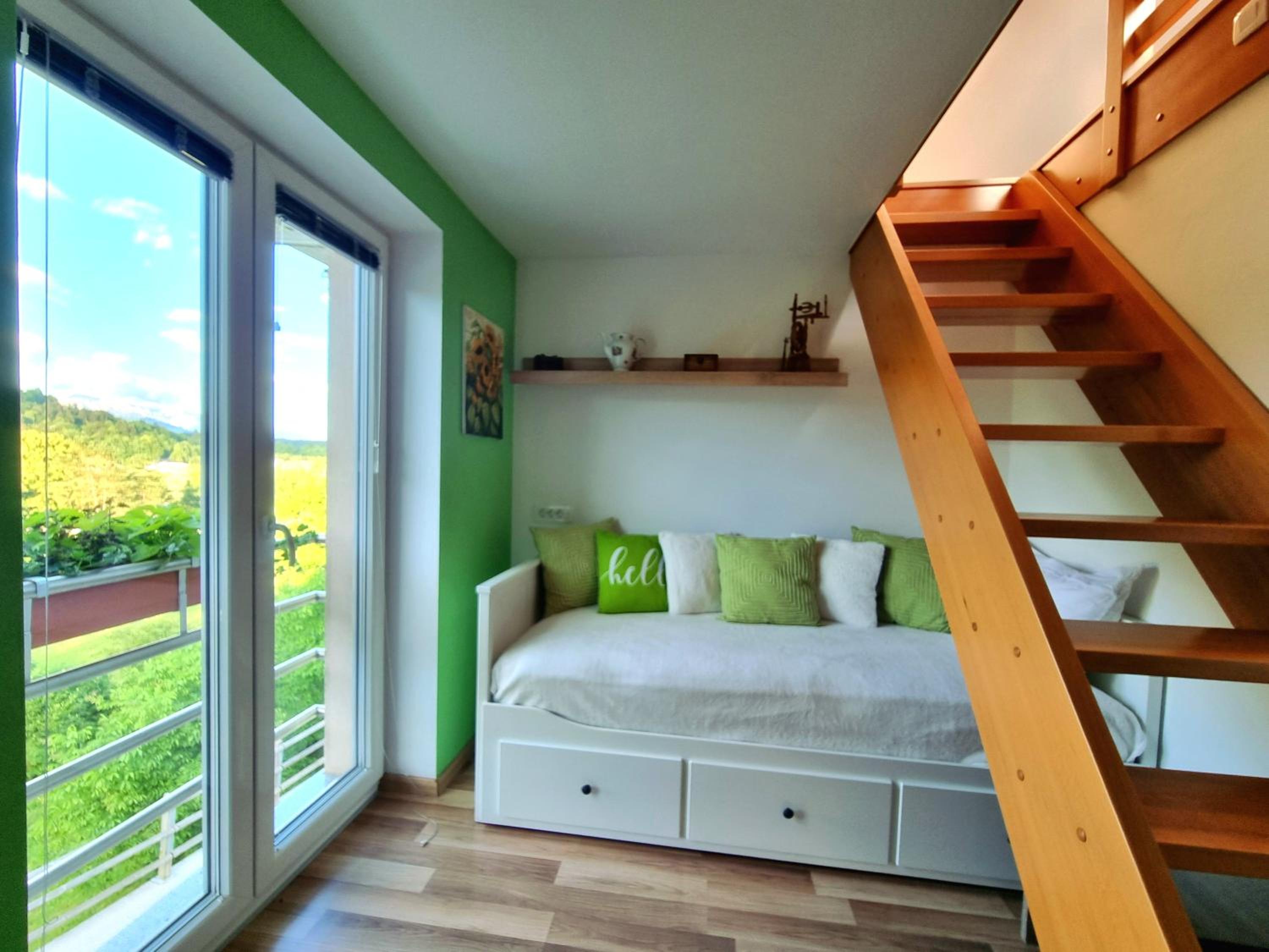 GARTNAR HOME -Hiška s pridihom domačnosti in pogledom na hribe. view 5