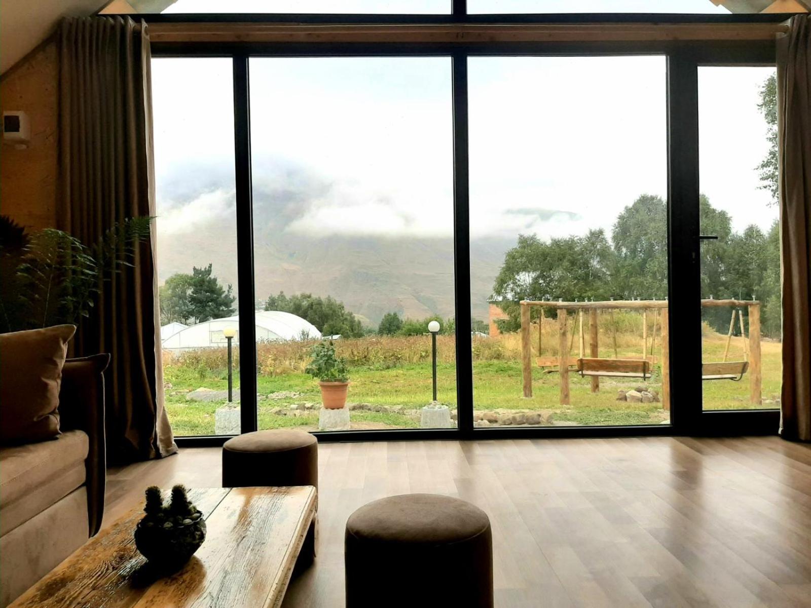 Kazbegi cottages qabarjina view 5