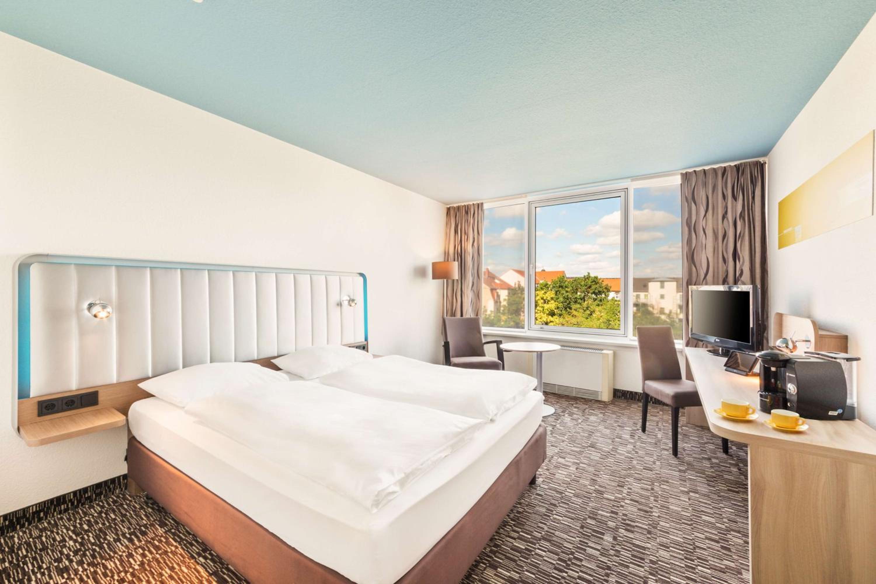 Dresden Vacations - Park Inn by Radisson Dresden - Property Image 4