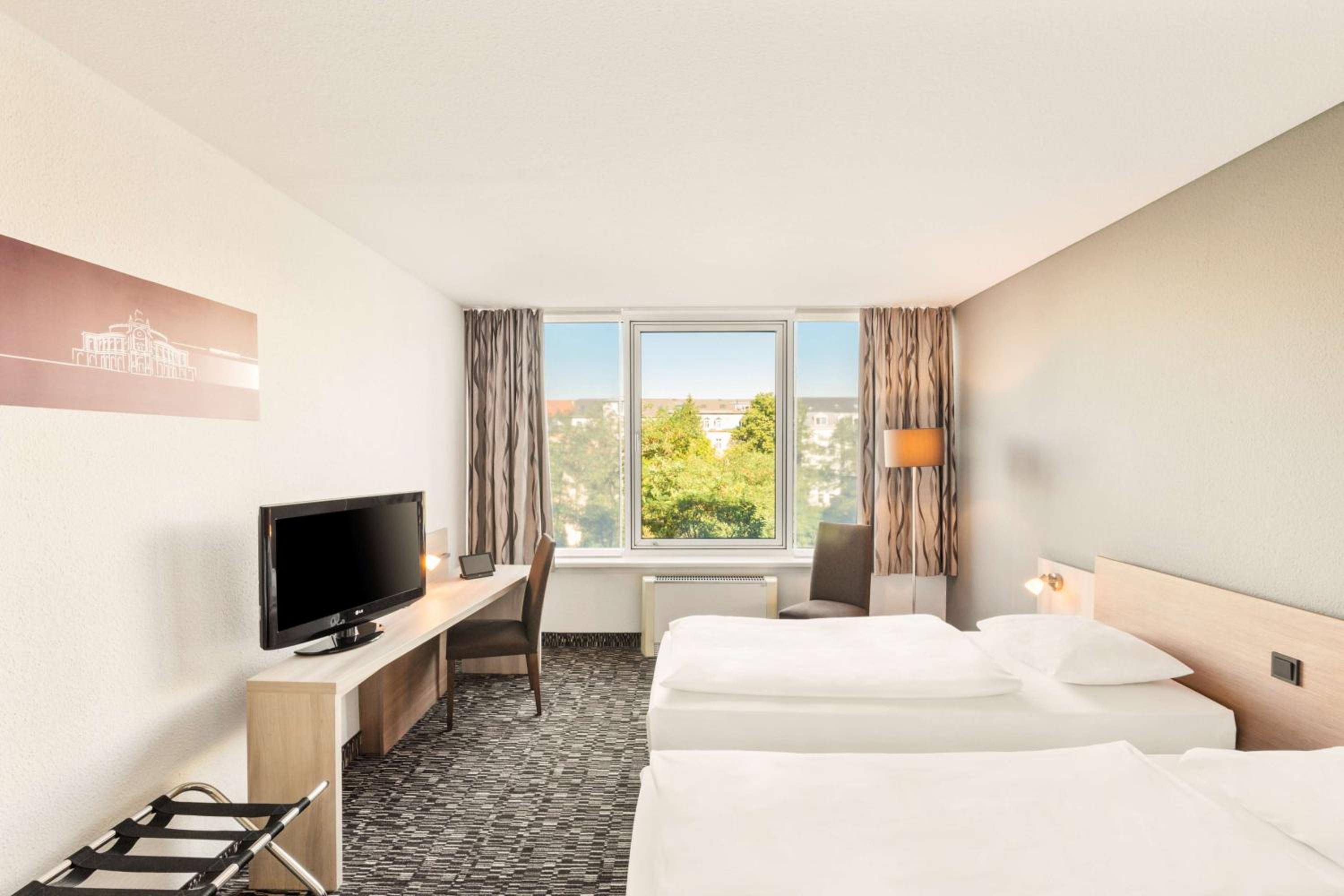 Dresden Vacations - Park Inn by Radisson Dresden - Property Image 7