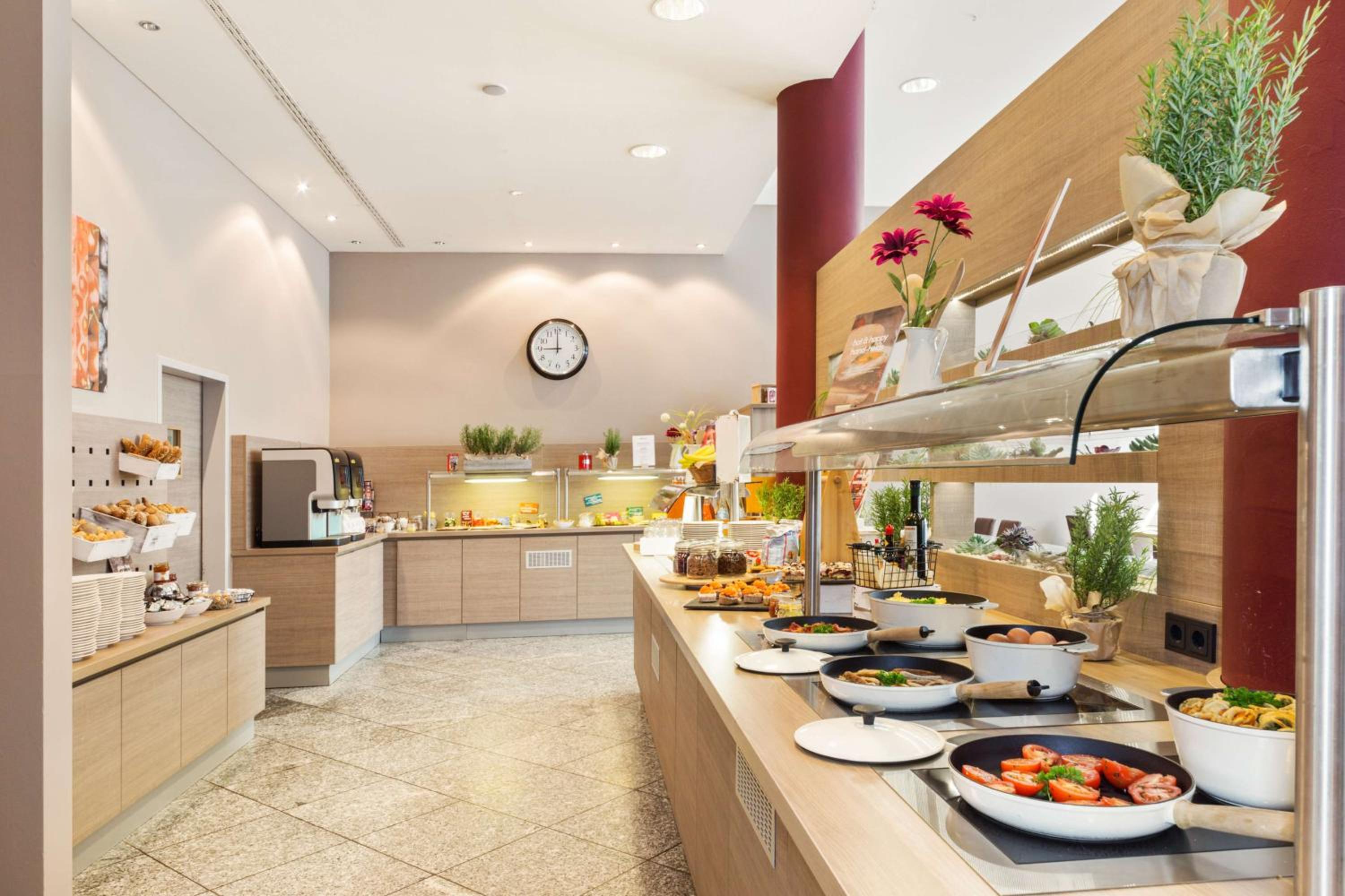 Dresden Vacations - Park Inn by Radisson Dresden - Property Image 17