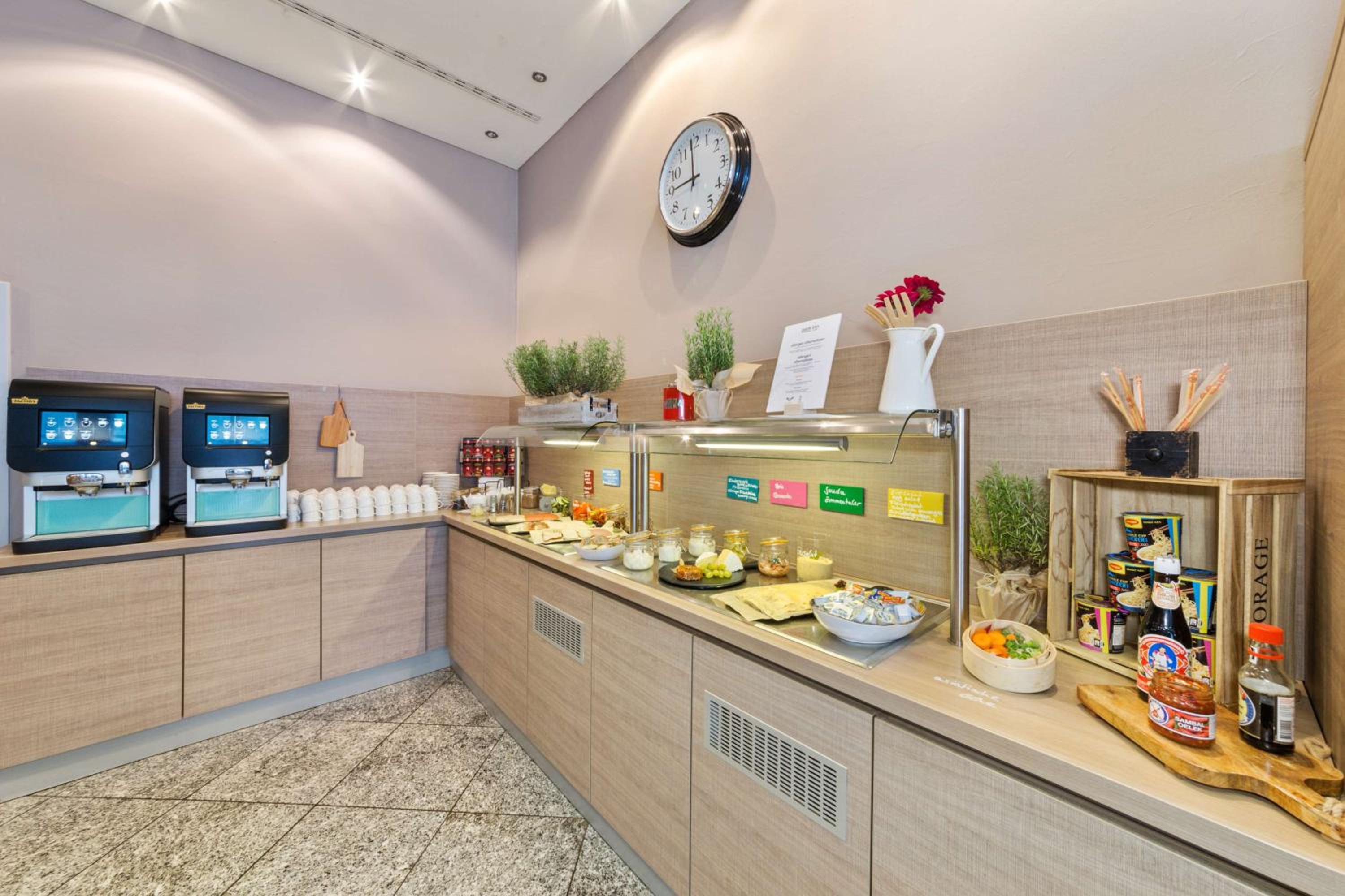 Dresden Vacations - Park Inn by Radisson Dresden - Property Image 29