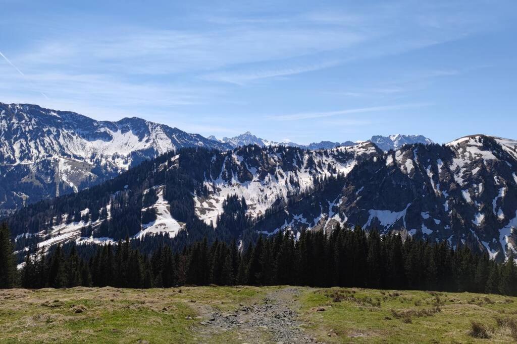Zum Hüttenklaus - 12 Personen Gruppenunterkunft in den Bergen mit eigenem Badezuber