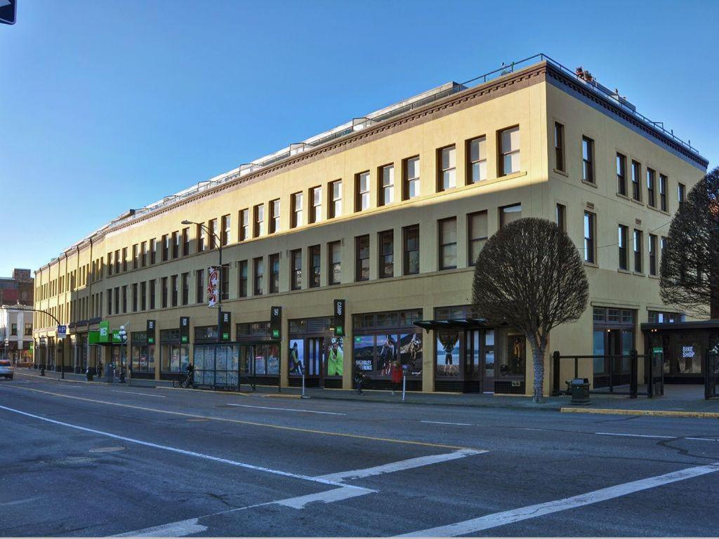 Gorgeous Luxury 2 Bedroom 2 Bath Condo In Old Town Victoria