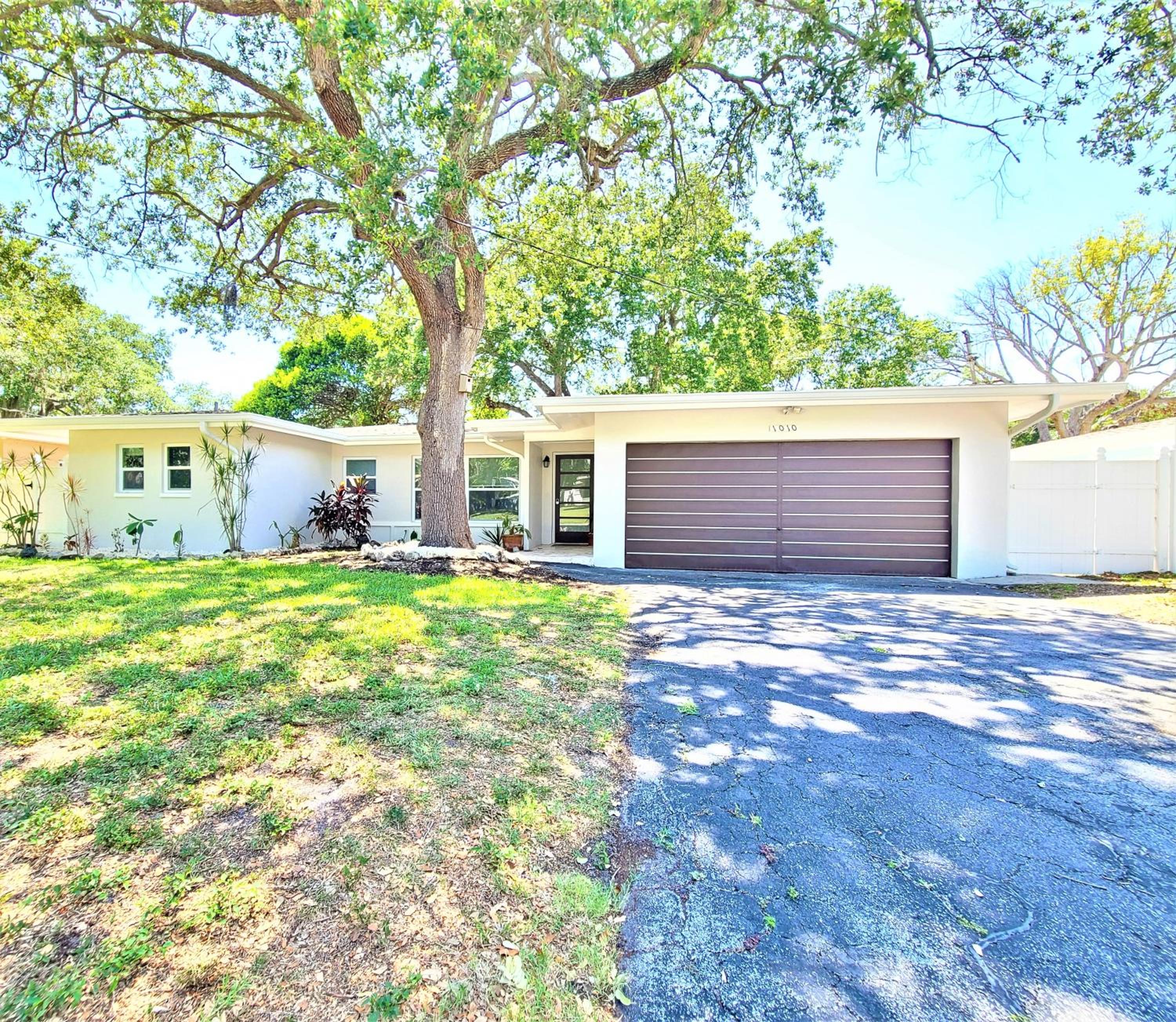 CasaBreeze Cozy Creek House/IRB&Clearwater Beach! view 4