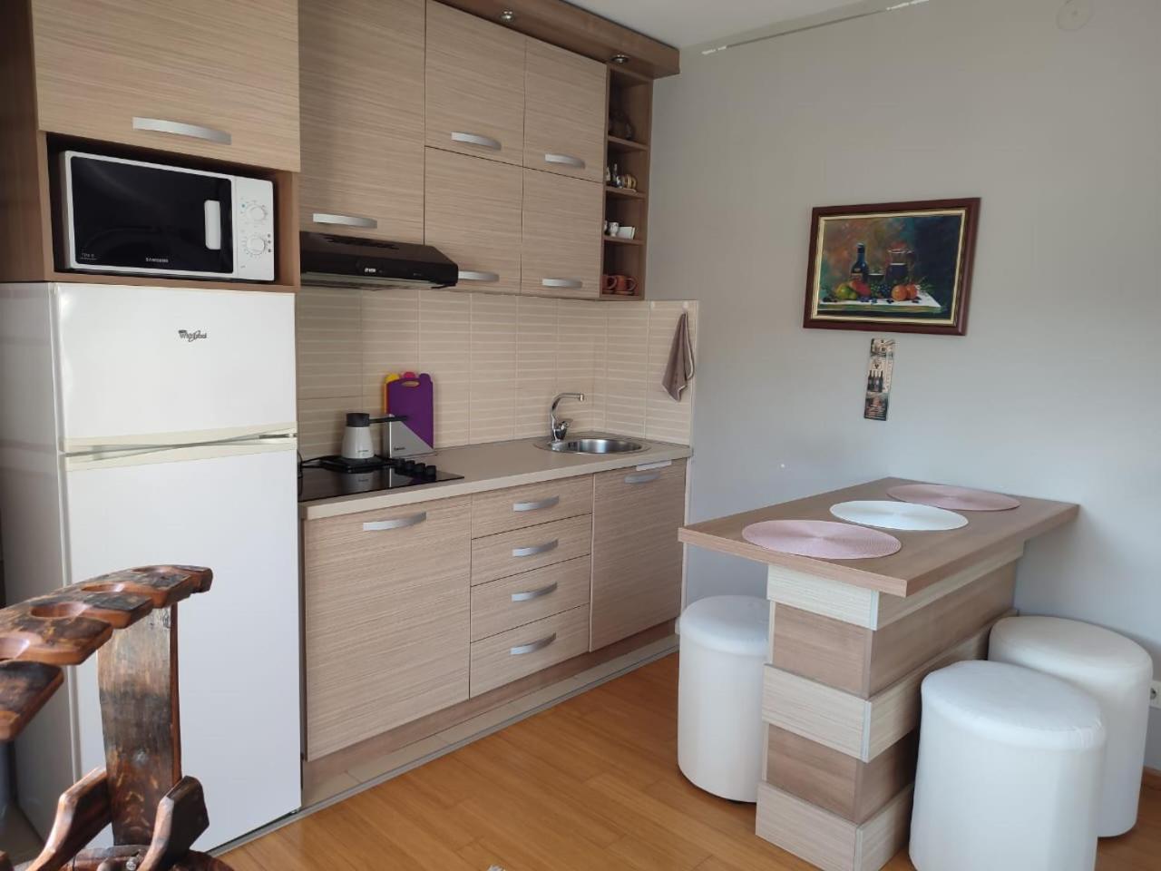 Apartman Lux Sneznik view 2