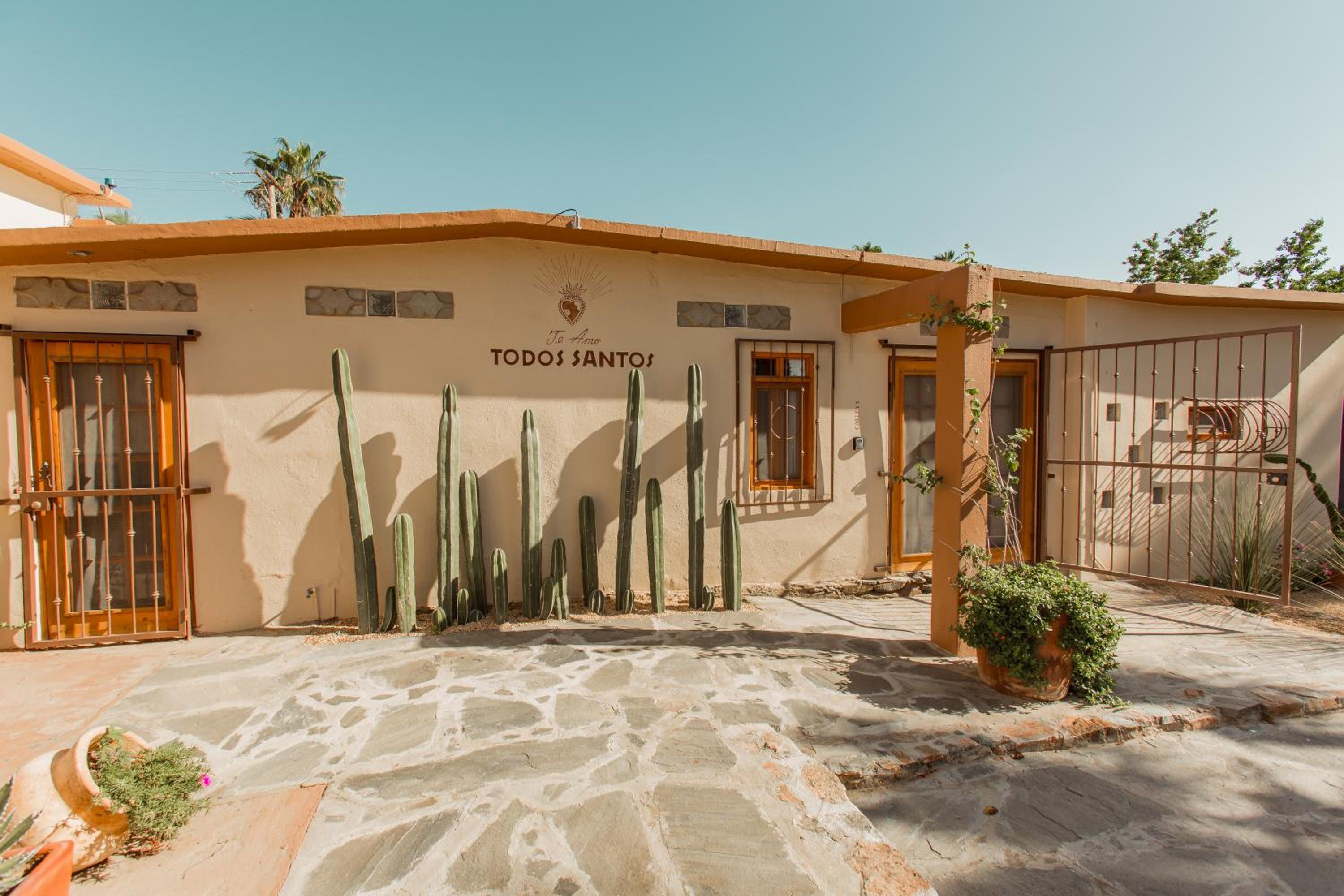 Cien Palmas- Authentic Mexican Casita 1 -Downtown view 2