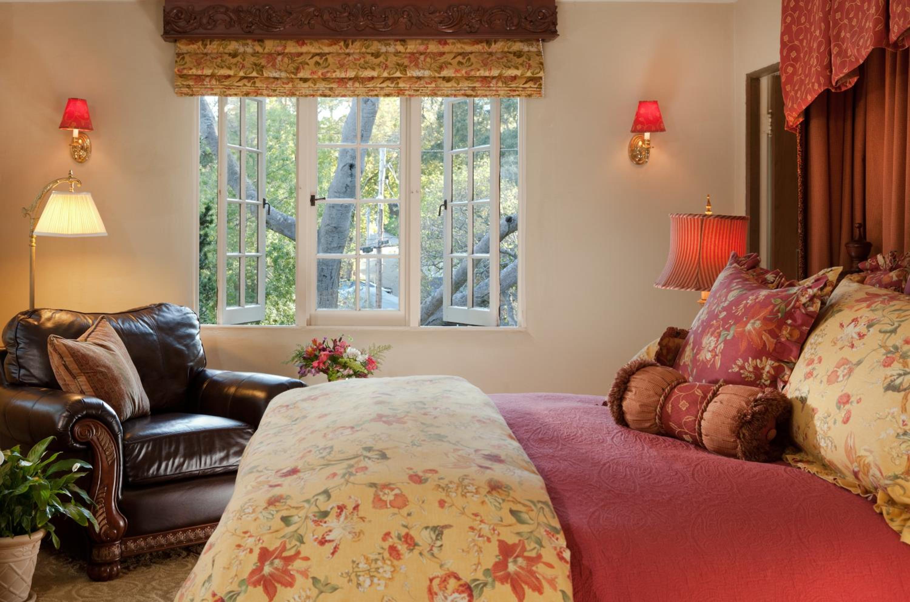 Old Monterey Inn view 2