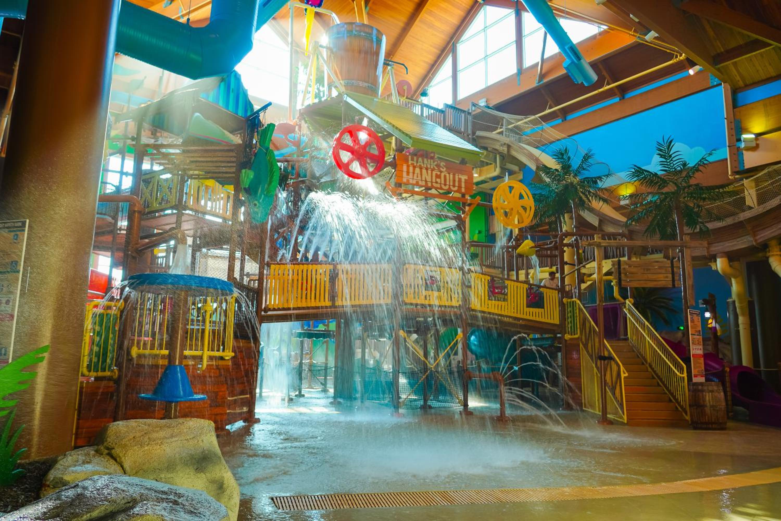 Sandusky Vacations - Castaway Bay by Cedar Point Resorts - Property Image 2