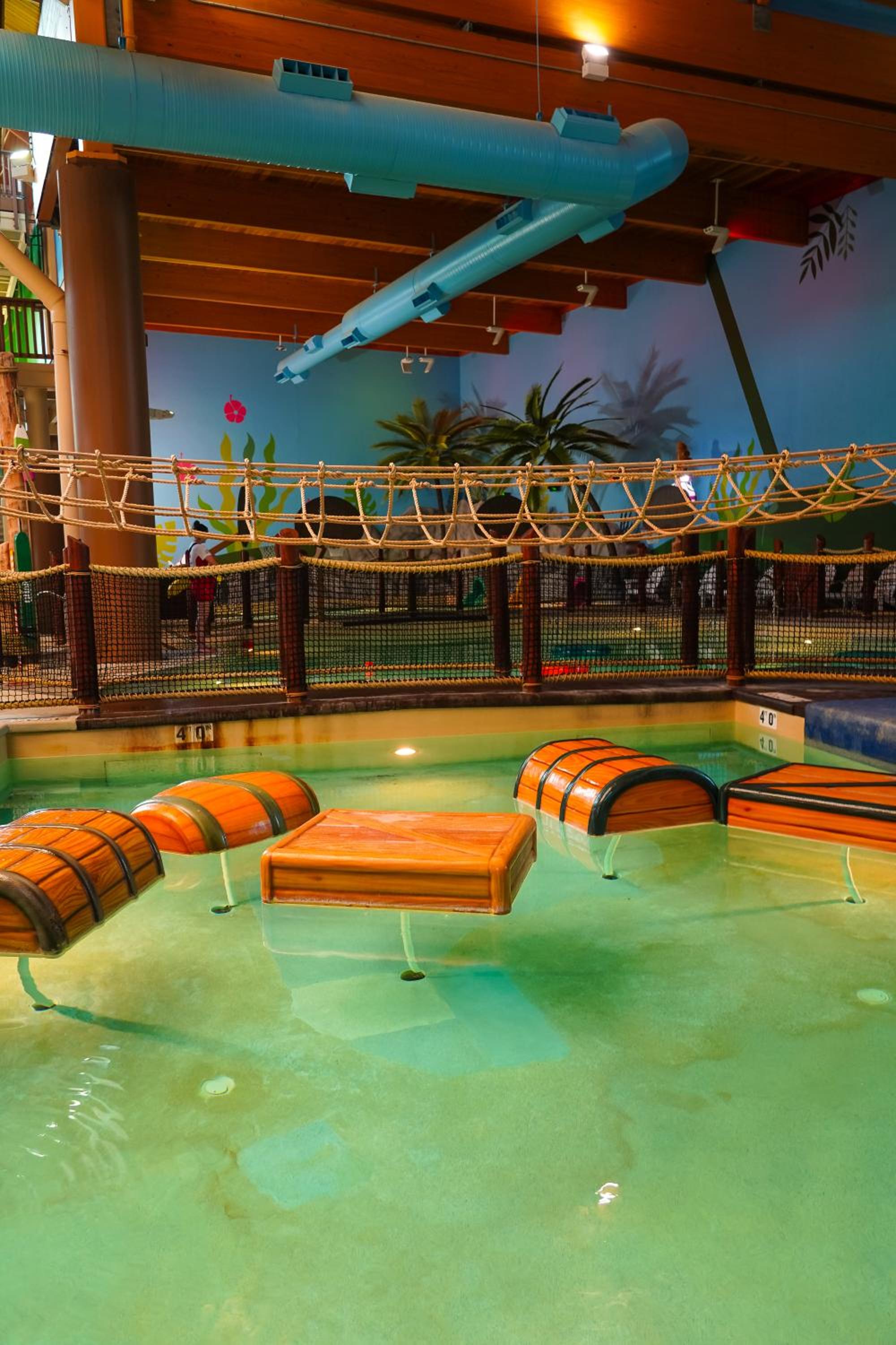 Sandusky Vacations - Castaway Bay by Cedar Point Resorts - Property Image 4