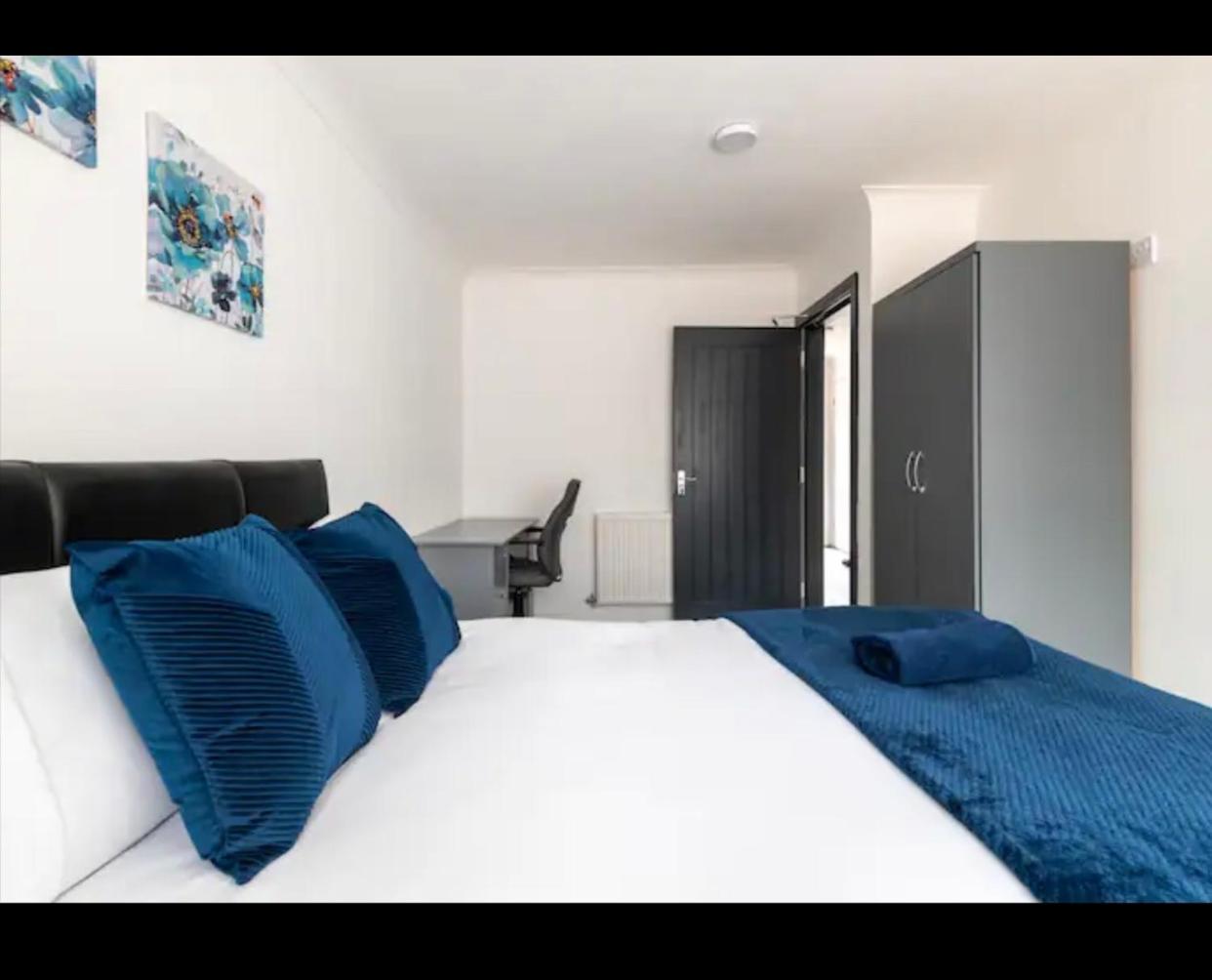 Marston 5 Bedroom Home With Parking Near HS2 & NEC & BHX view 5