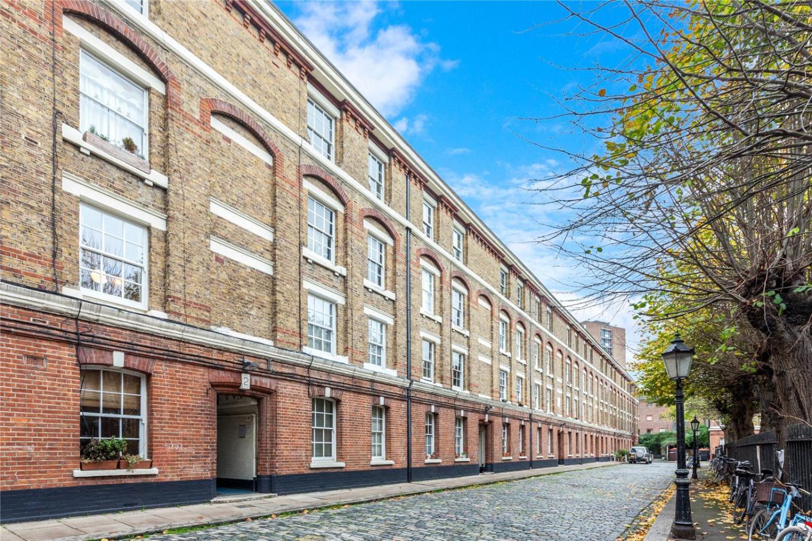 Traditional Victorian home in cobbled street and mod cons Full home