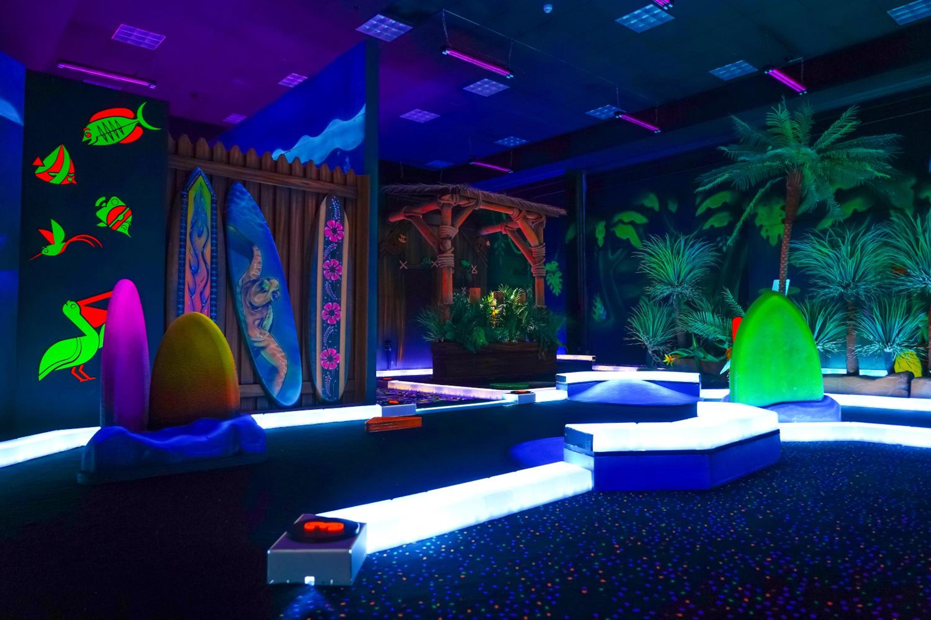 Sandusky Vacations - Castaway Bay by Cedar Point Resorts - Property Image 9