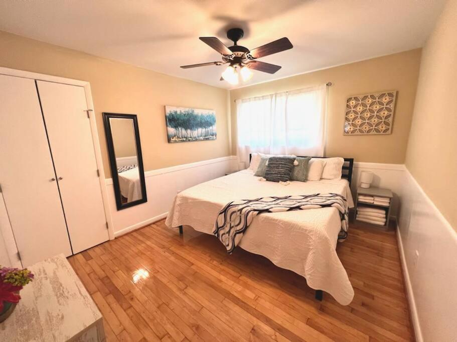 Comfortable Townhome King Beds Long Term - Property Image 10