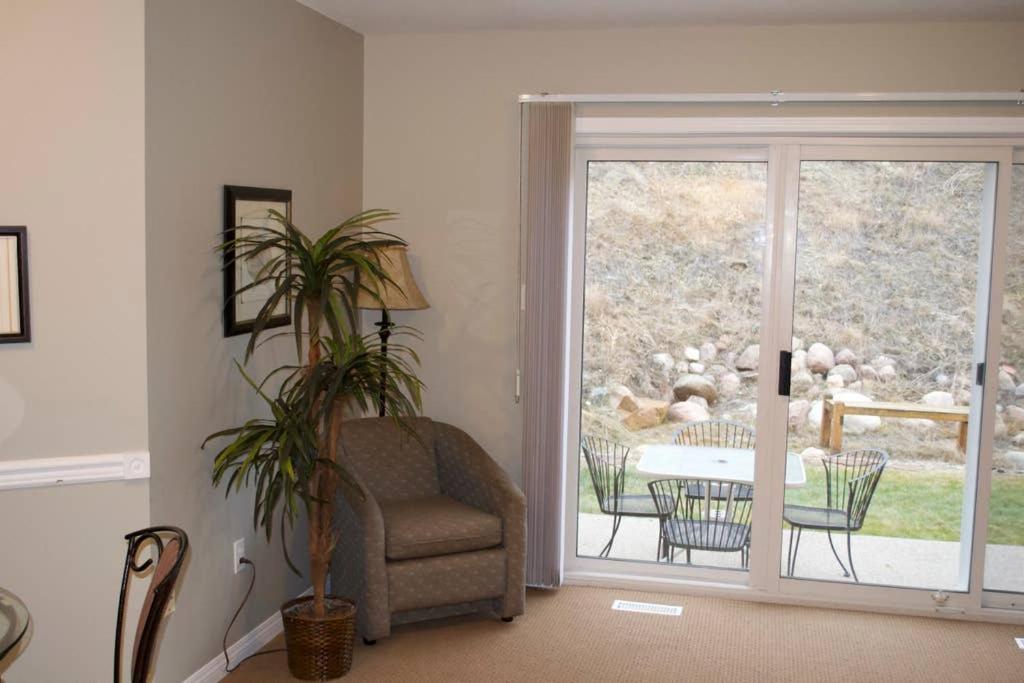 Lethbridge Vacations - Paradise Canyon Golf Resort - Luxury Condo M399 - Property Image 4