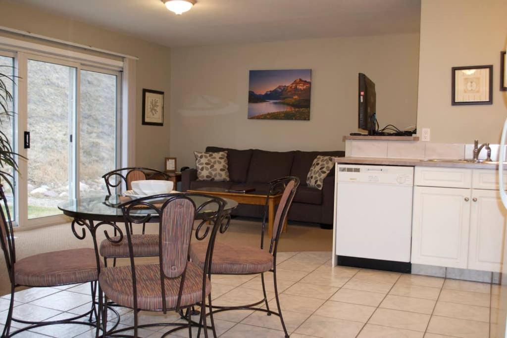 Lethbridge Vacations - Paradise Canyon Golf Resort - Luxury Condo M399 - Property Image 5