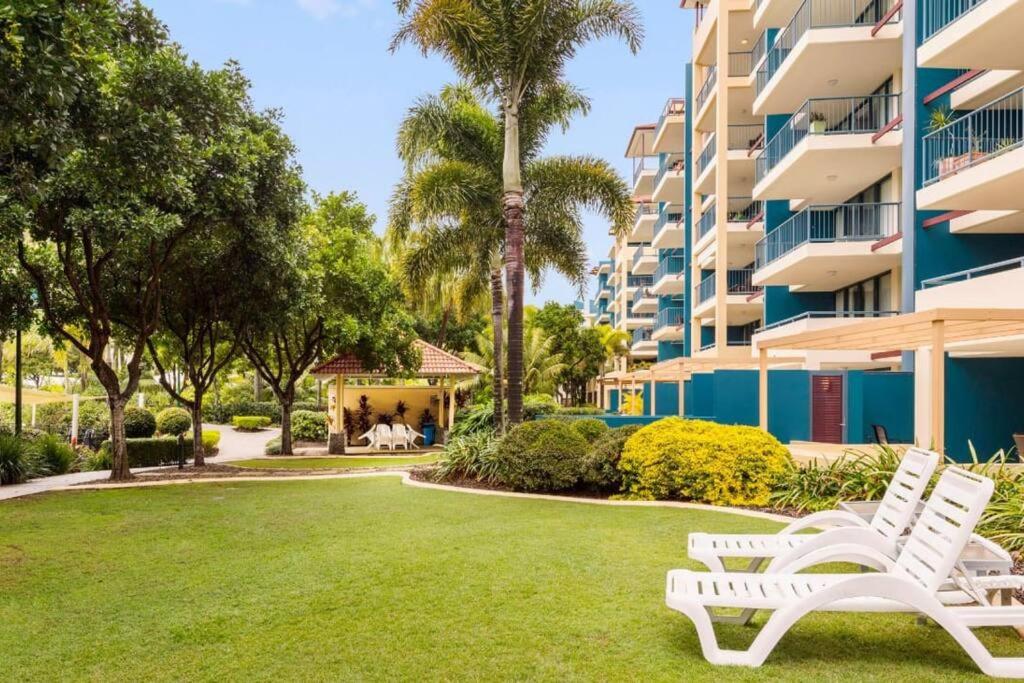 Panoramic Ocean View - 4th Floor Designer 2BR 2BTH