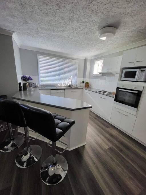 3 Bedroom Central Surfers Paradise Apartment
