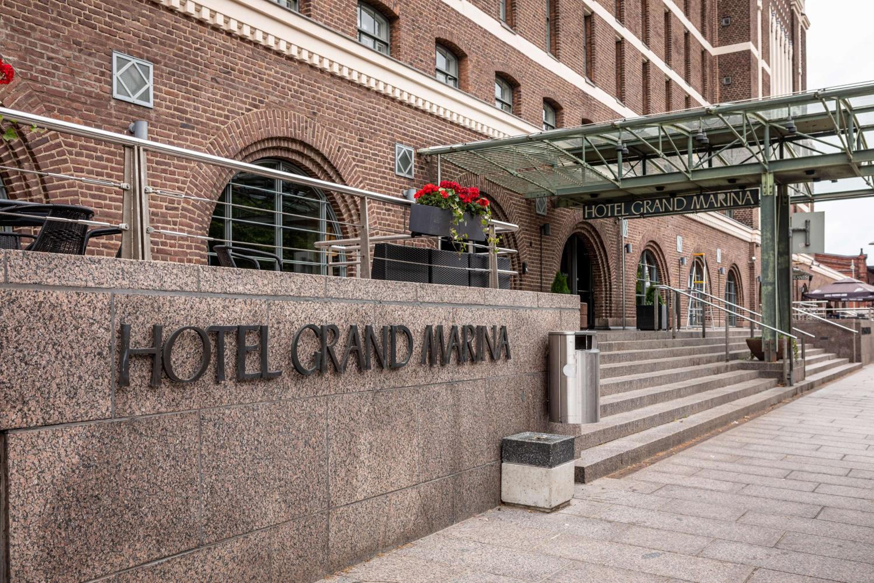 Hotel Scandic Grand Marina - Image 1