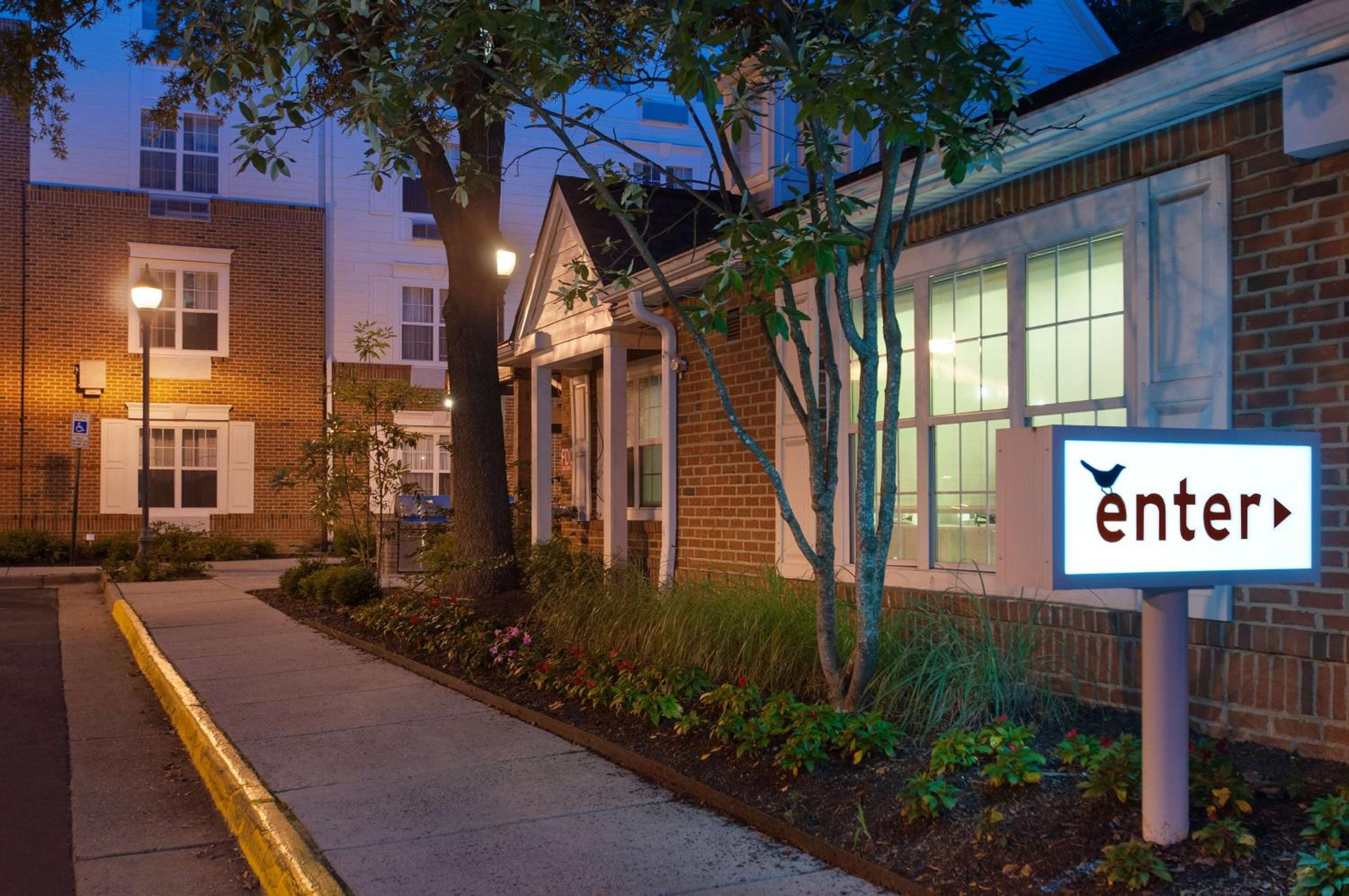 Sonesta Simply Suites Falls Church - Property Image 3