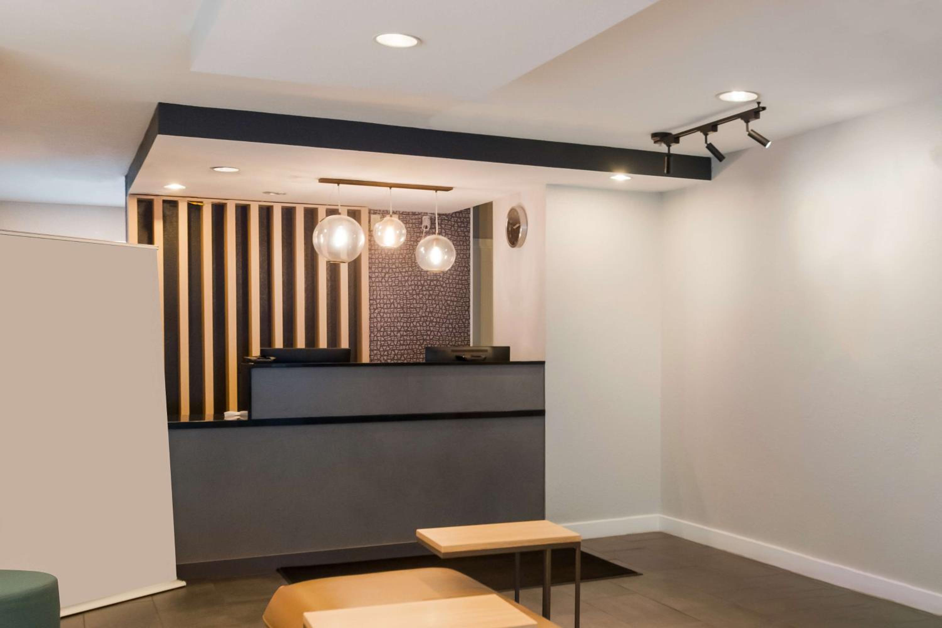 Sonesta Simply Suites Falls Church - Property Image 17
