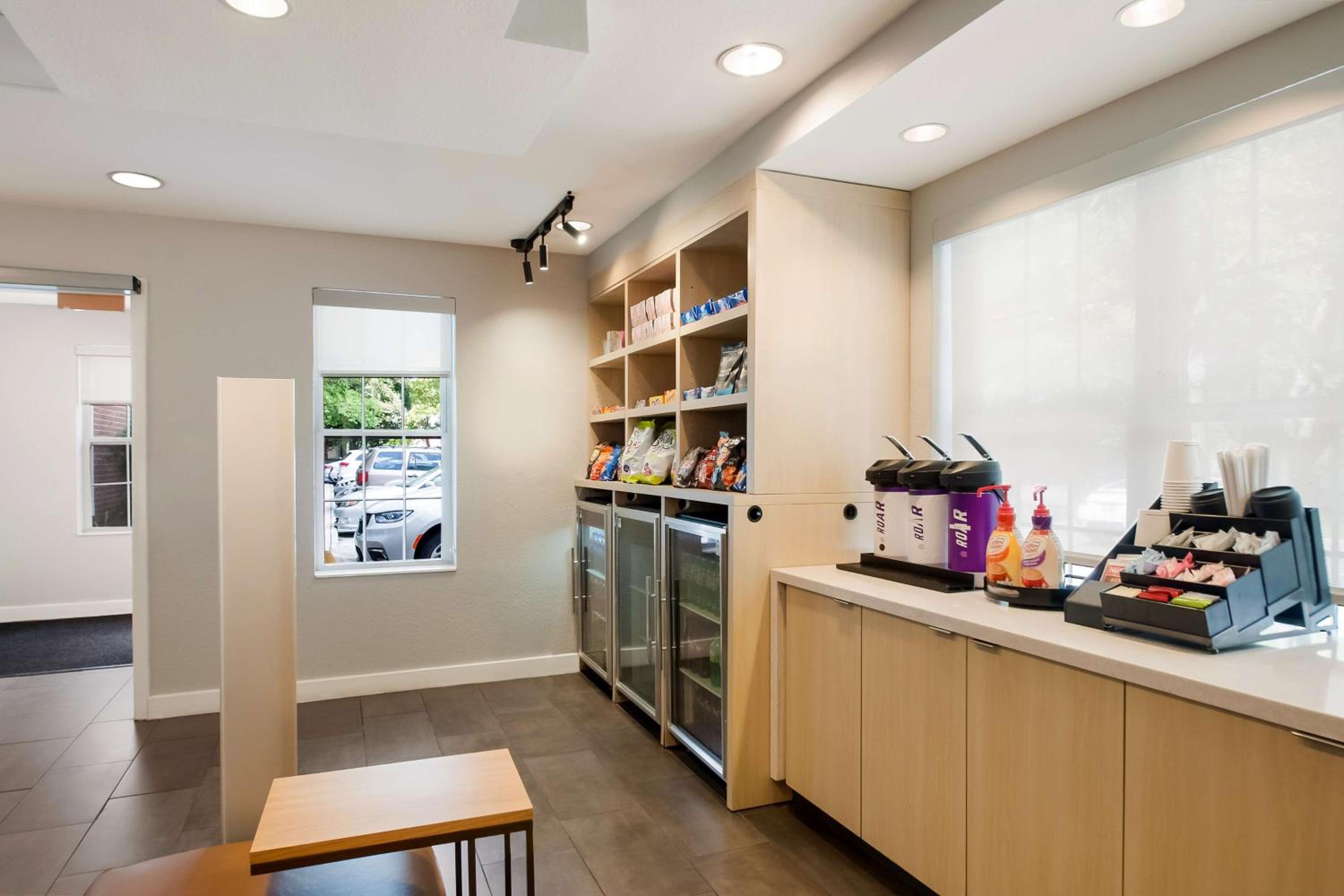 Sonesta Simply Suites Falls Church - Property Image 1