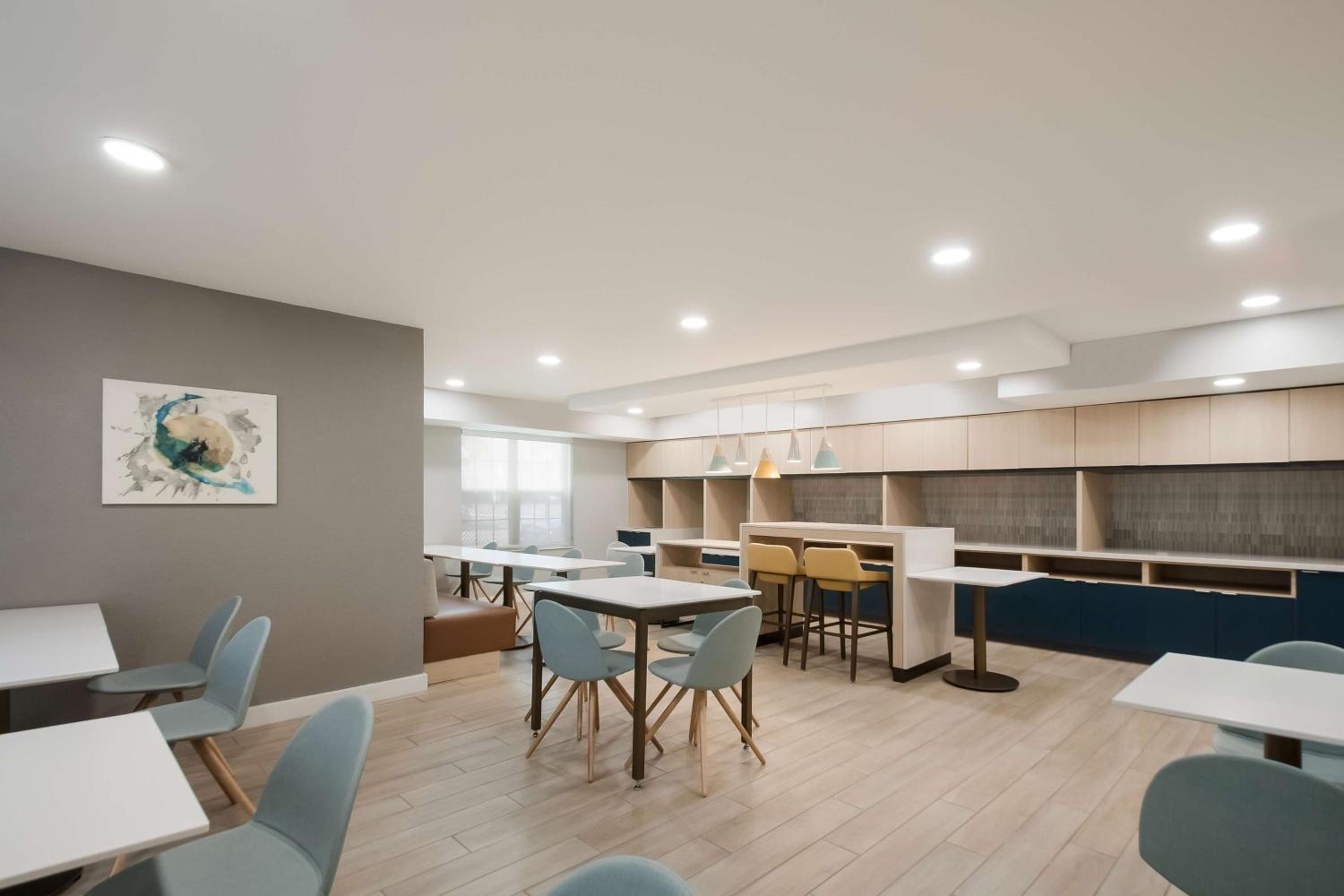Sonesta Simply Suites Falls Church - Property Image 15