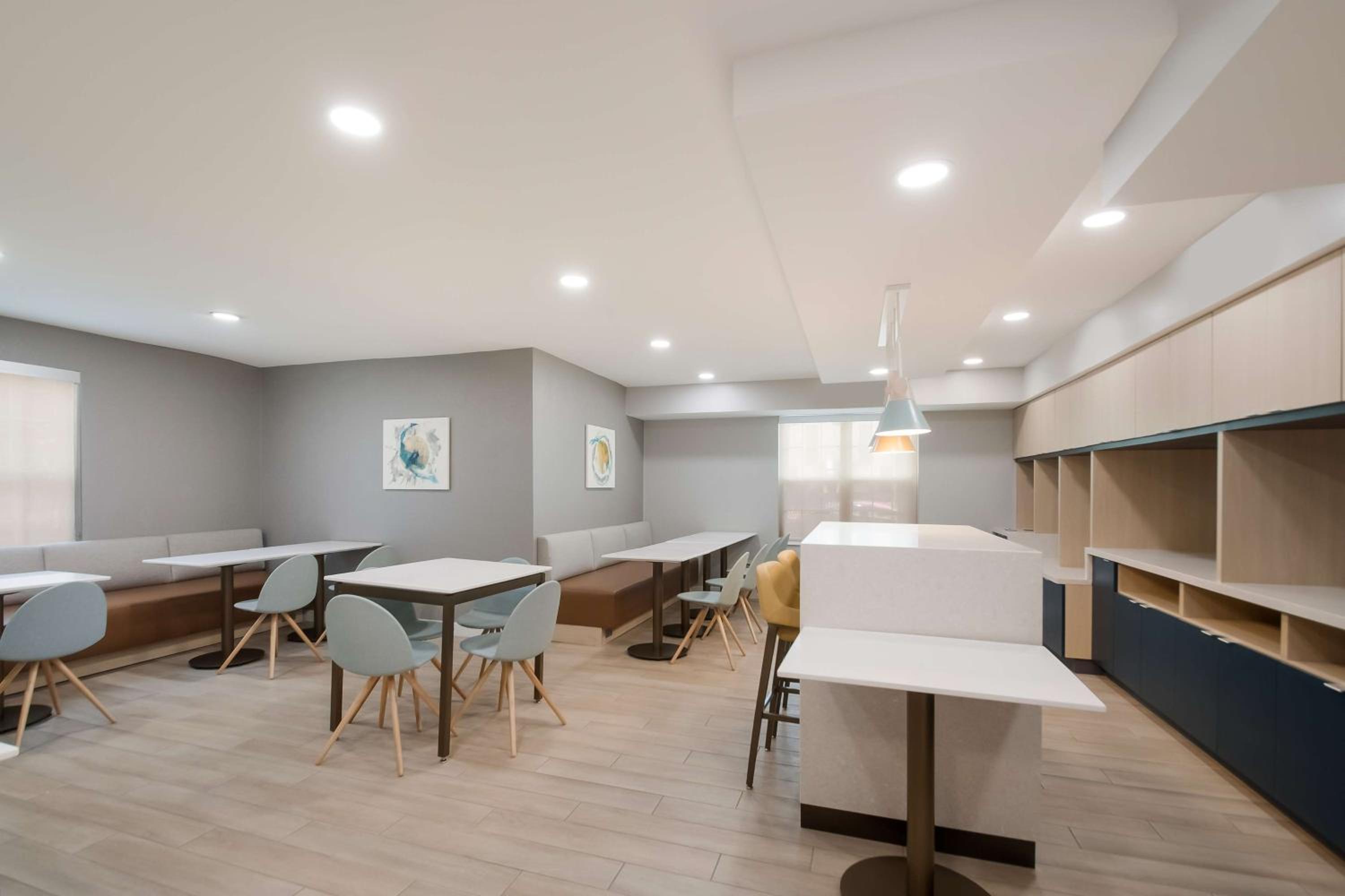 Sonesta Simply Suites Falls Church - Property Image 13