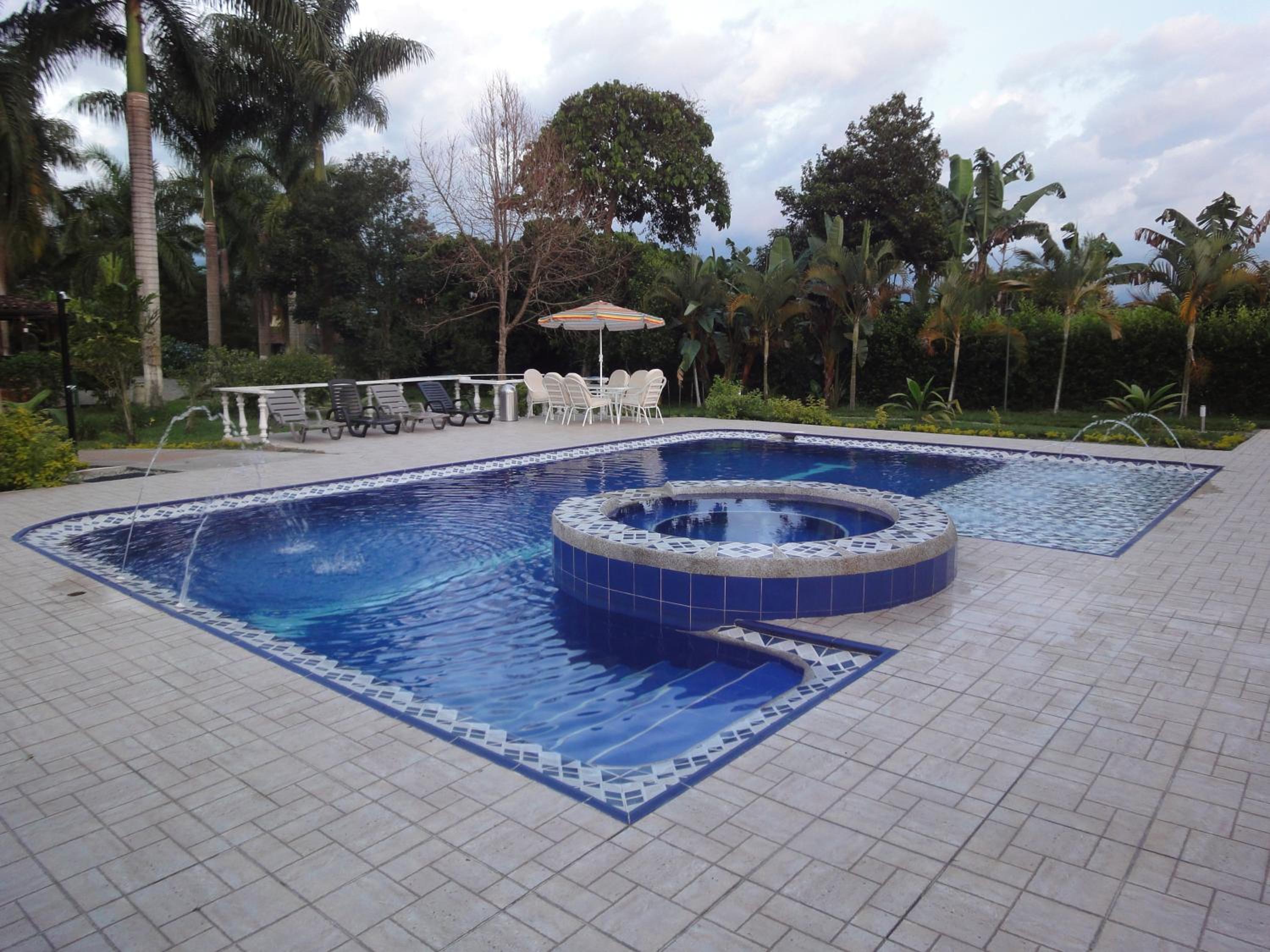 Thiago Hotel campestre