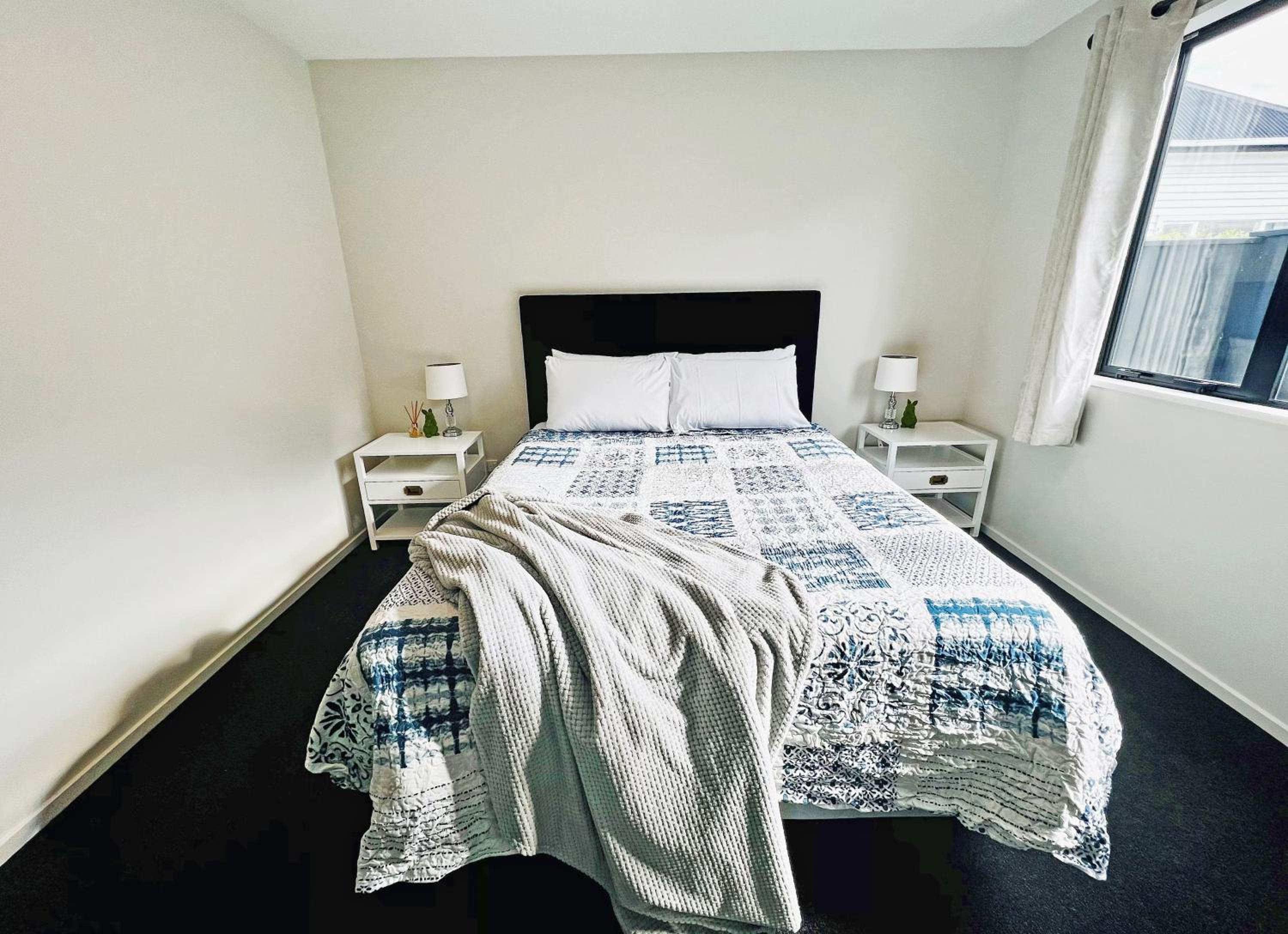 Thomas Townhouse - Christchurch Holiday Homes view 5