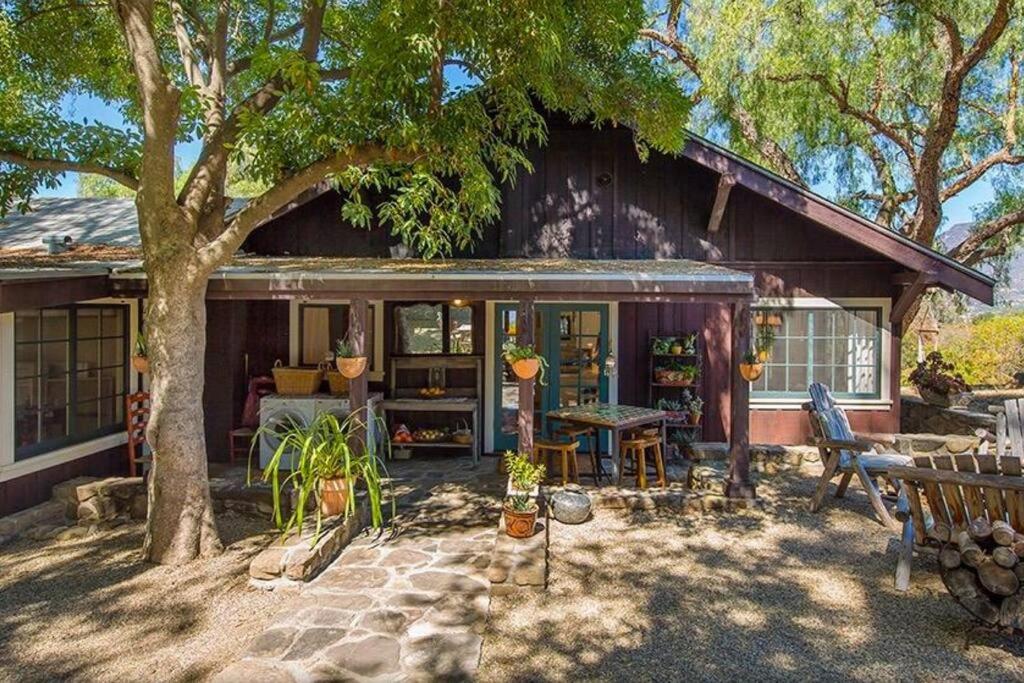 Ojai Vacations - Casa A'way Stunning Ojai Bungalow w/ pool  sunset - Property Image 4
