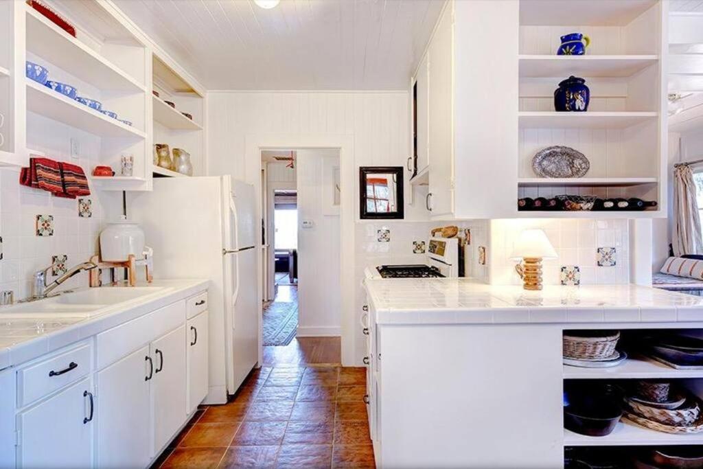 Ojai Vacations - Casa A'way Stunning Ojai Bungalow w/ pool sunset - Property Image 35