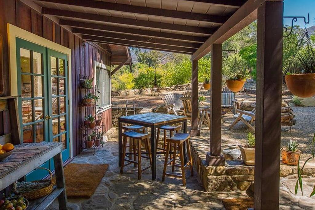 Ojai Vacations - Casa A'way Stunning Ojai Bungalow w/ pool sunset - Property Image 6