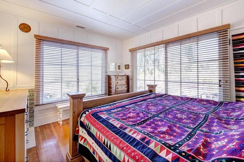 Ojai Vacations - Casa A'way Stunning Ojai Bungalow w/ pool sunset - Property Image 20