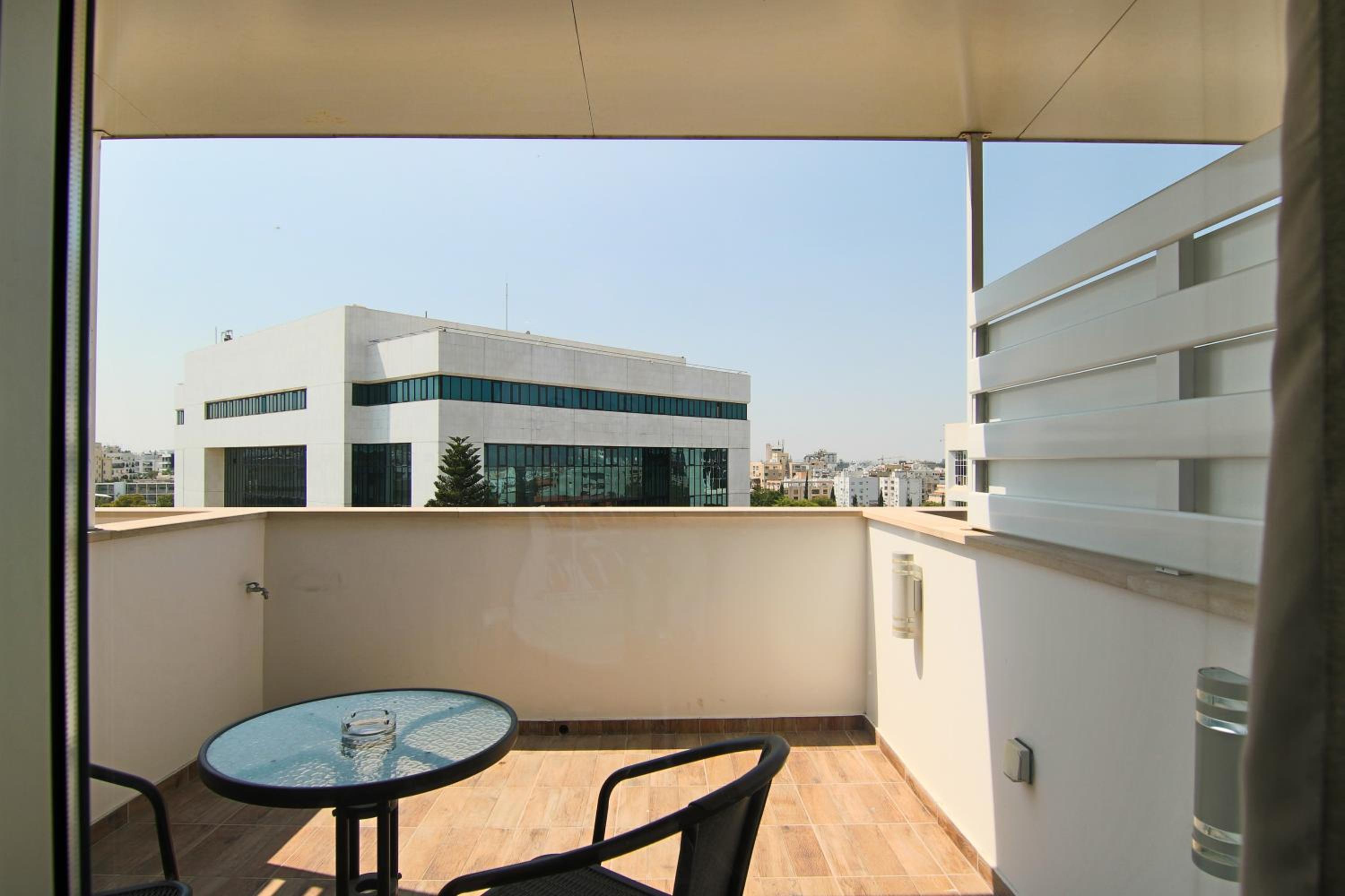 Phaedrus Living: Luxury Suite Nicosia 506
