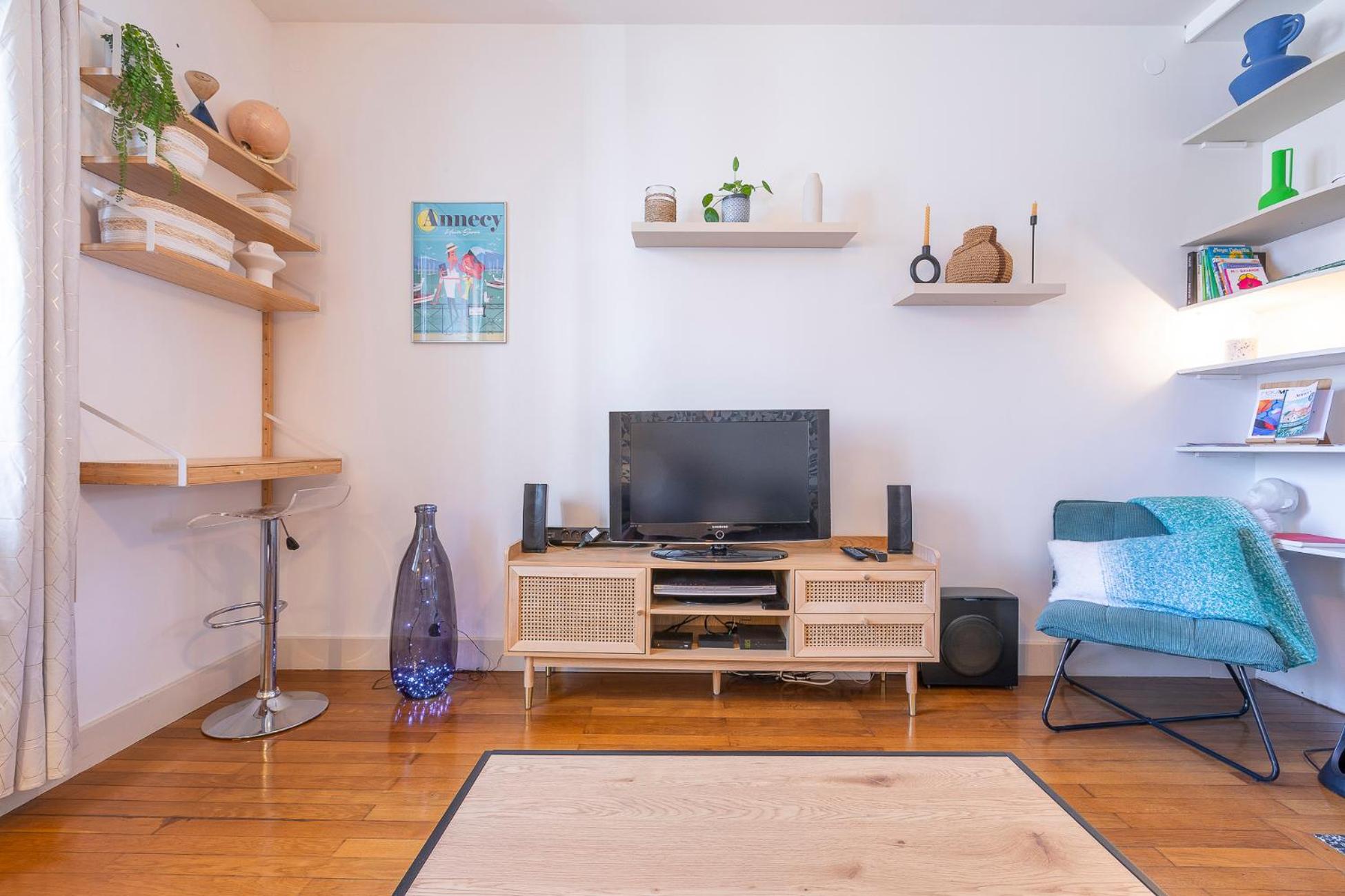 Apt 2-4 pers, charme de l'ancien, calme, vélos, Annecy centre