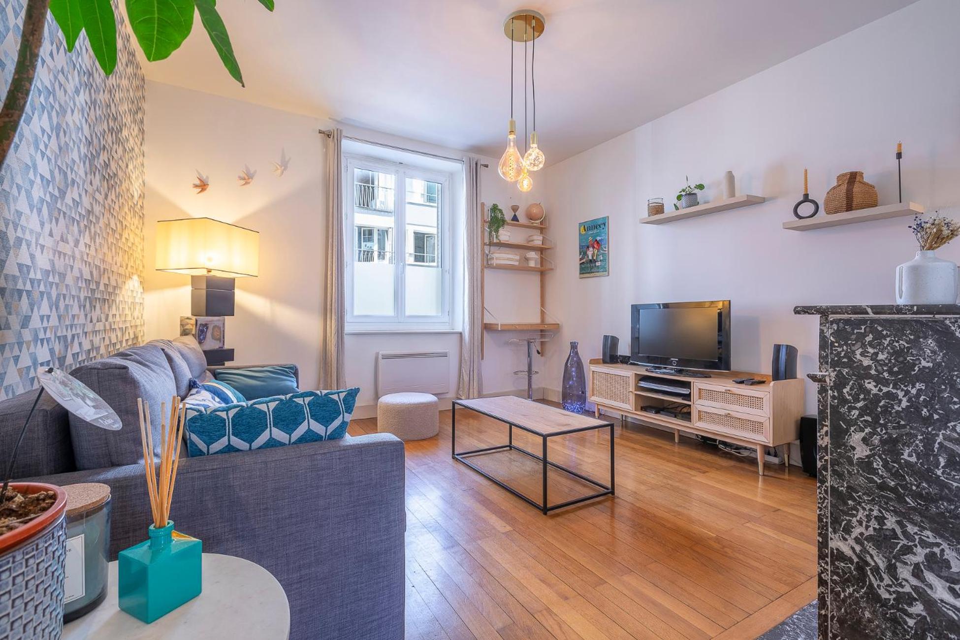 Apt 2-4 pers, charme de l'ancien, calme, vélos, Annecy centre
