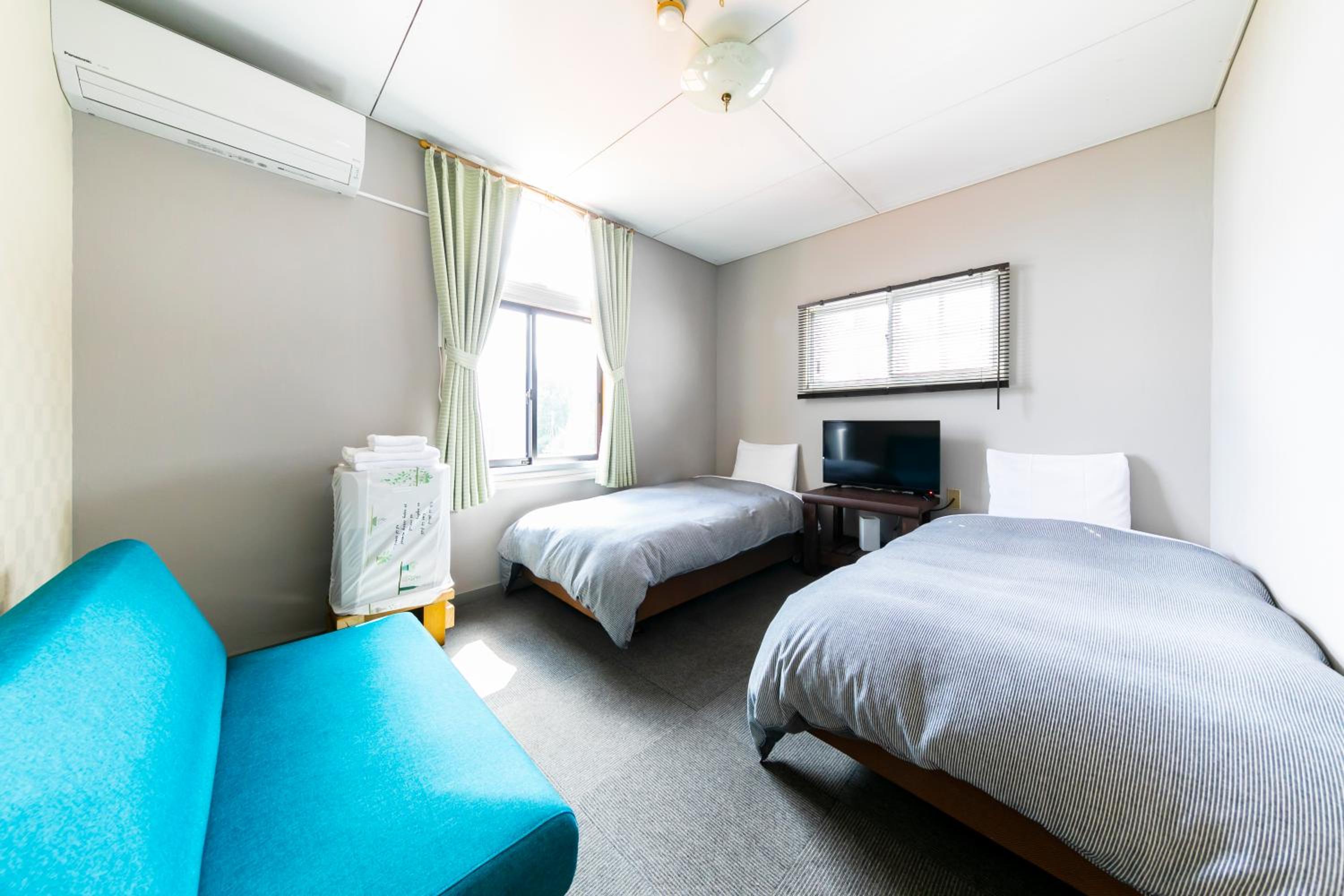 Guesthouse leaf