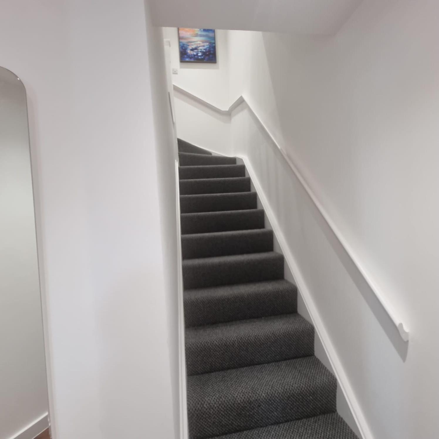 Modern 3bedroom house with Netflix & 2Driveway parking