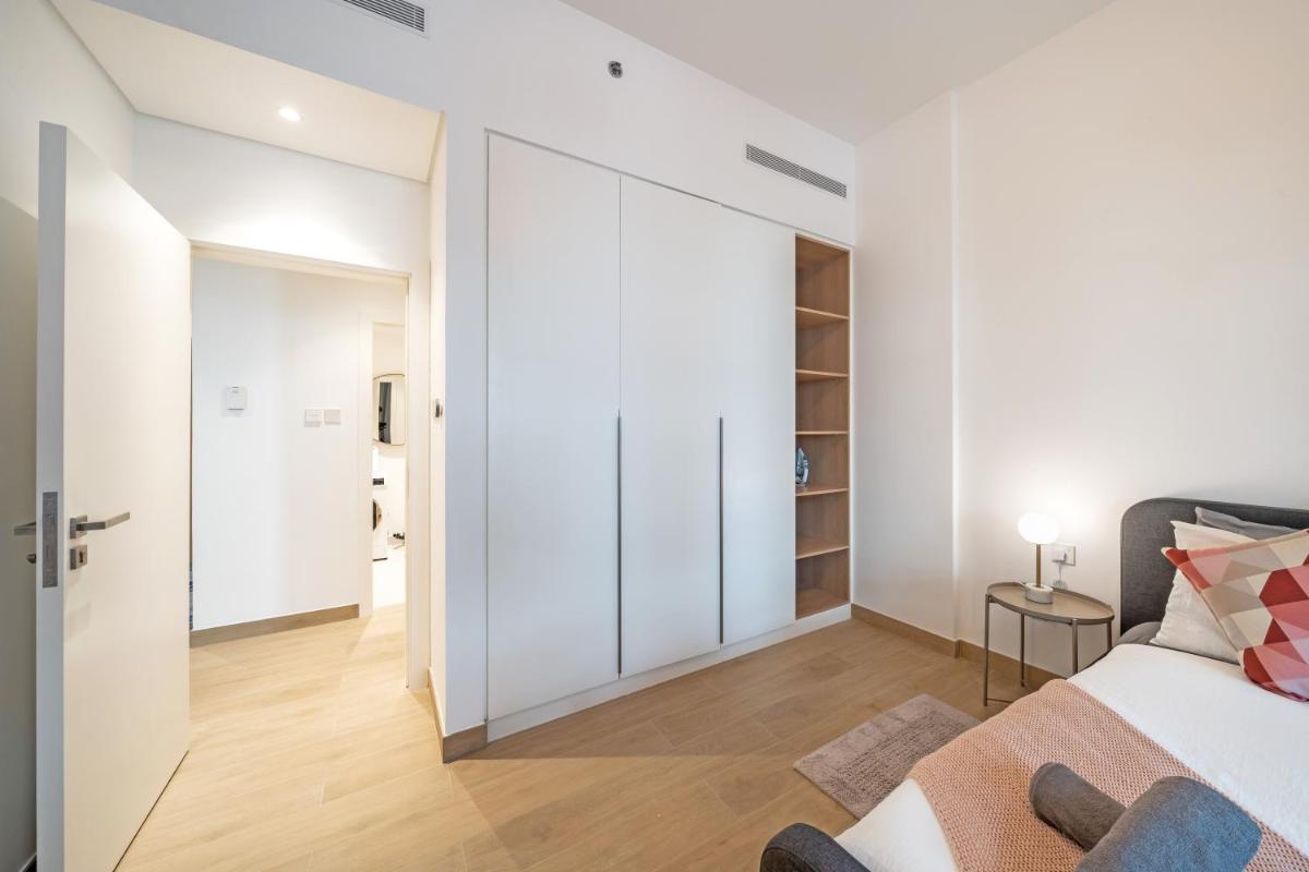 Bustling Beach Hotspot - Stylish Interior - La Mer