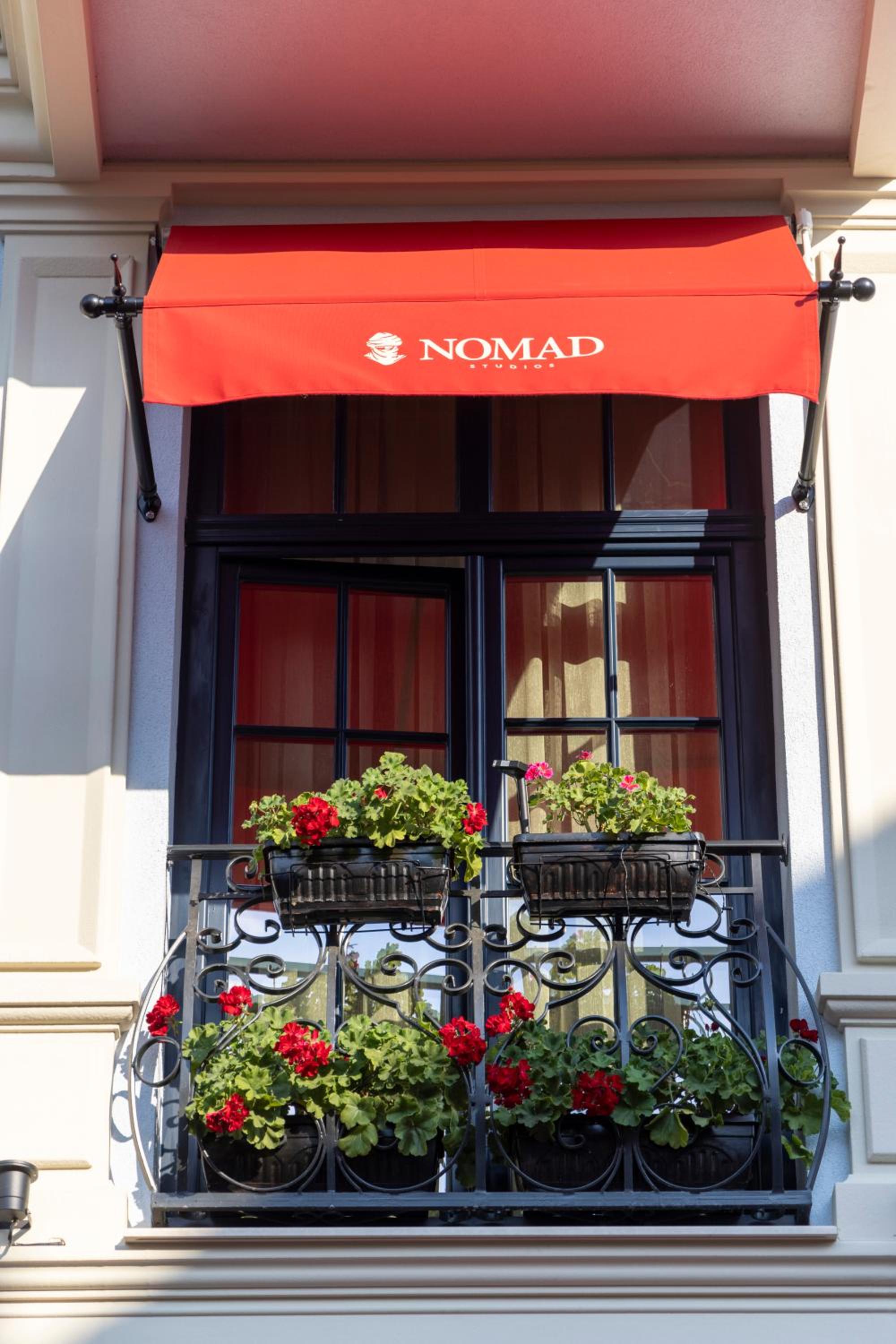 NOMAD STUDIOS, Kapana